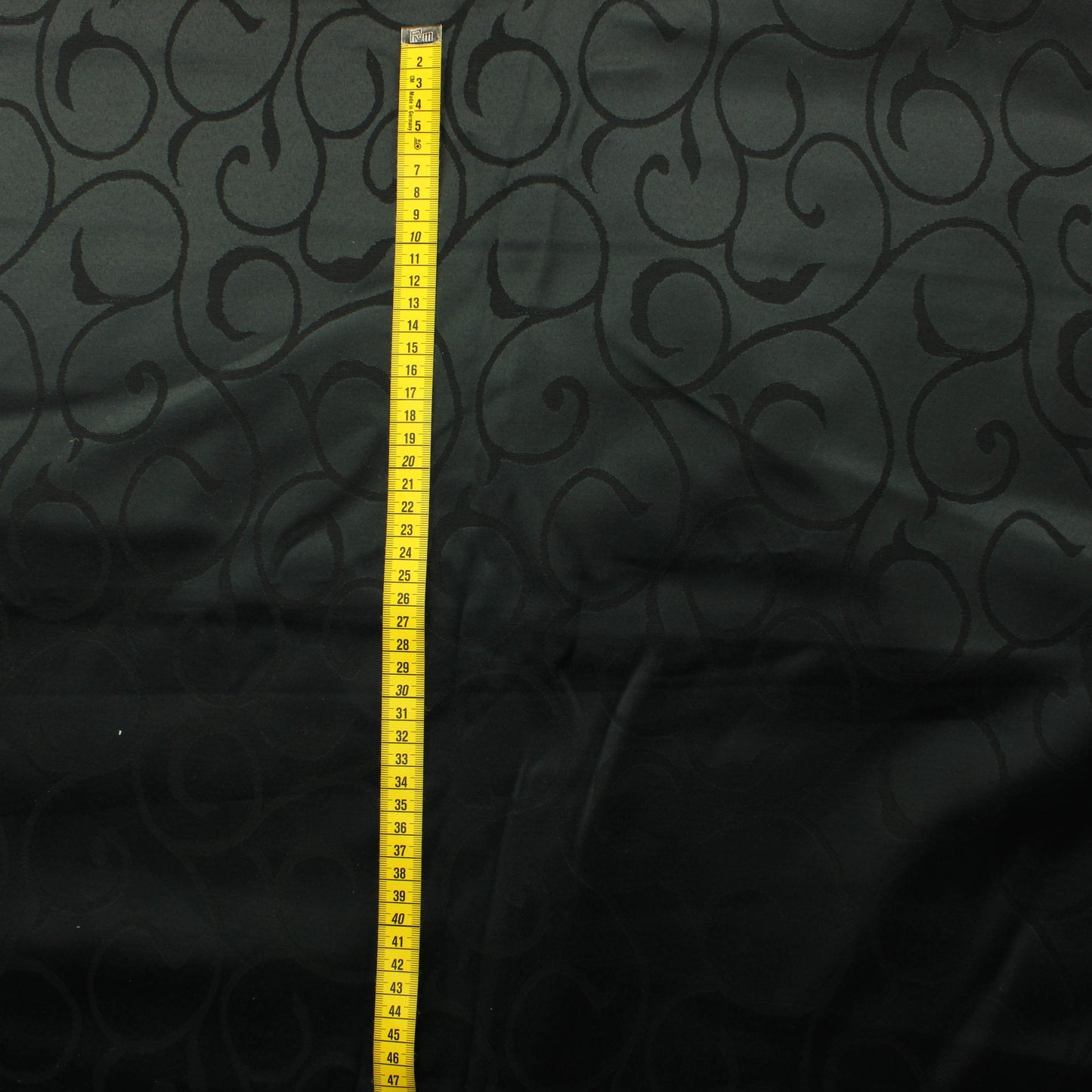 Musta kiemurakuvioinen Sisustuskangas - Pala