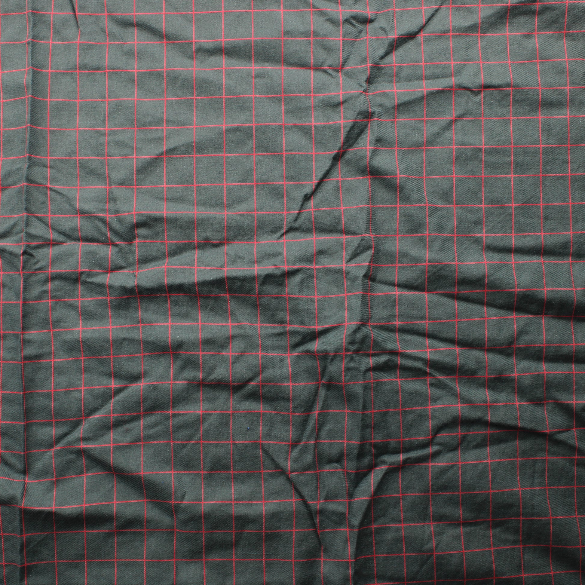 Harmaa punaruutuinen Vaatetuskangas - Pala