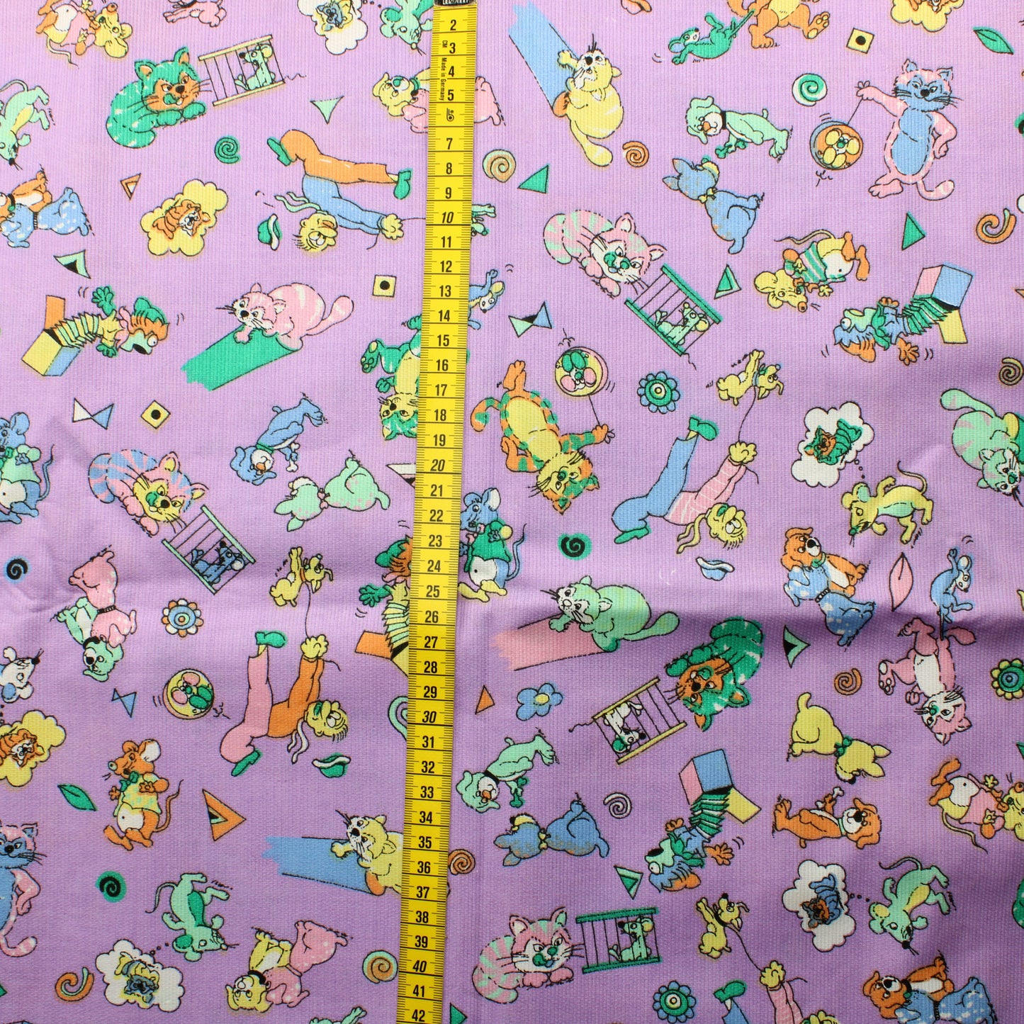 Pystyratiainen Eläinkuvioinen Vaatetuskangas - Pala