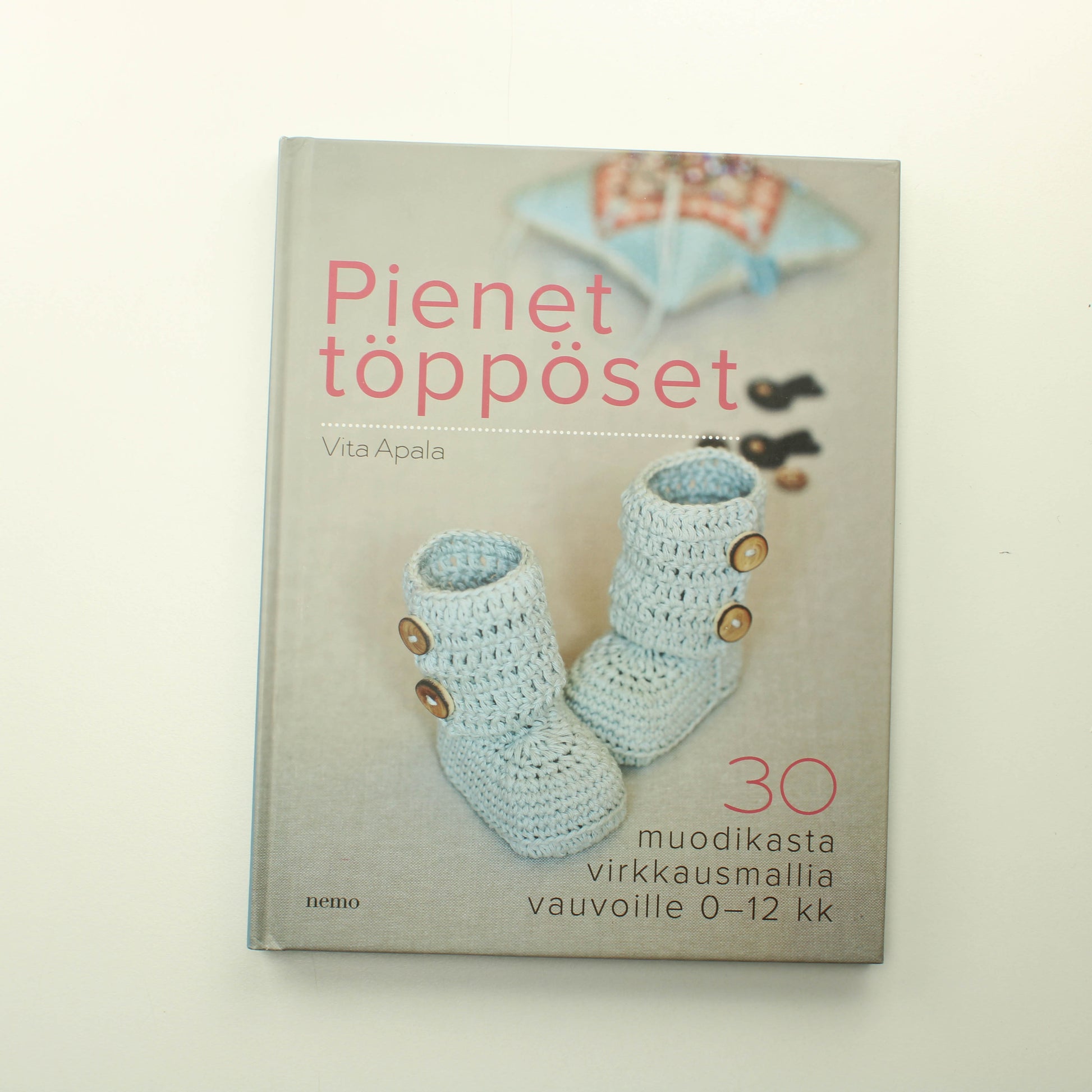 Vita Apala: Pienet Töppöset