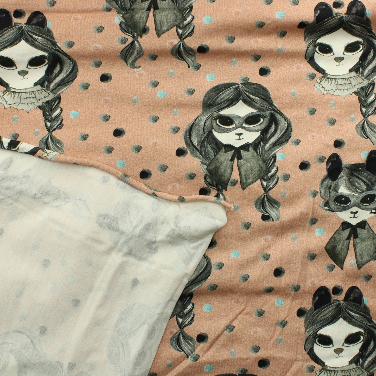 W-Collection Naamioitujat Trikoo - Pala