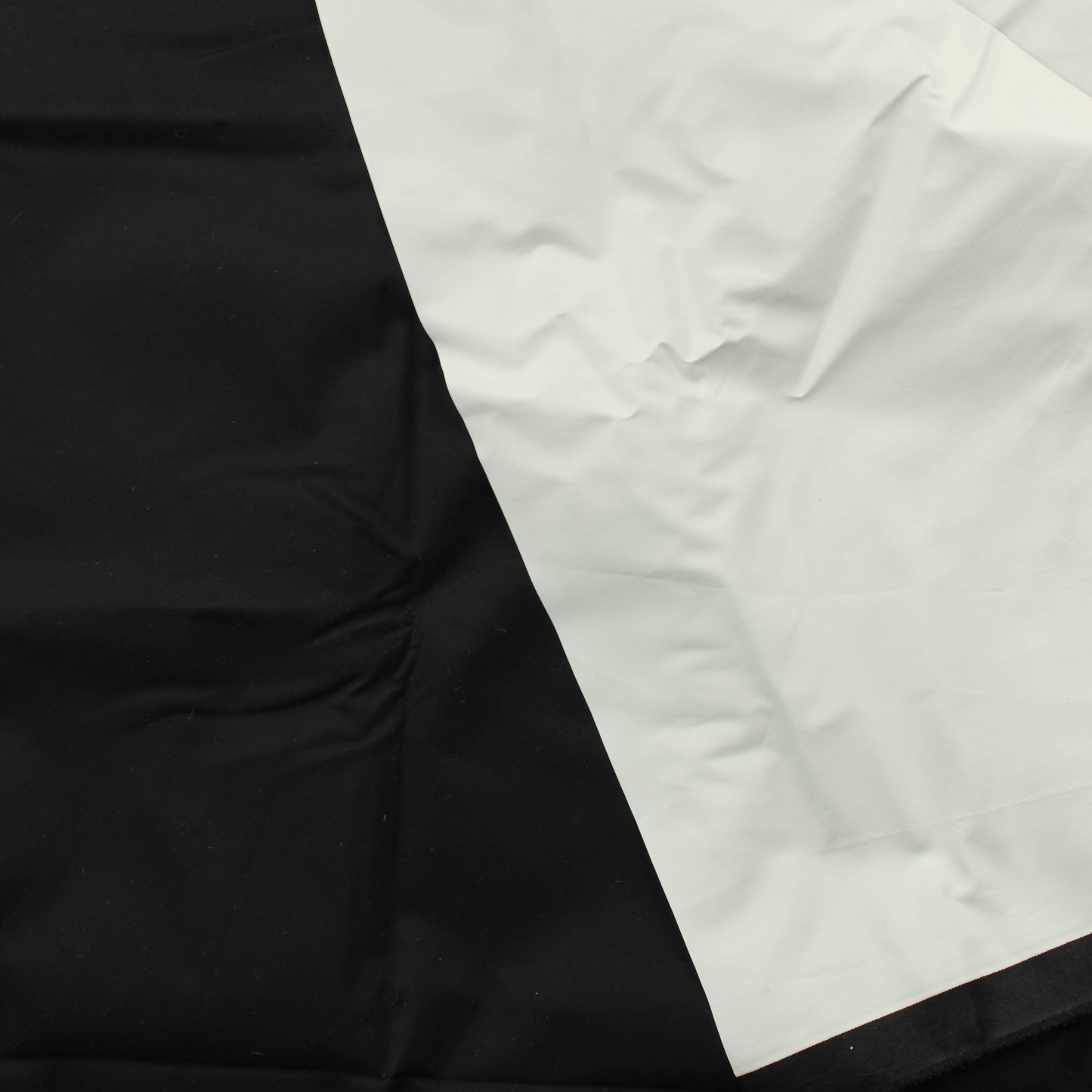 Musta pinnoitettu tekokuitu - Palapaketti