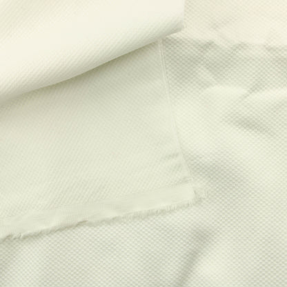 Valkoinen pieniruutuinen tekokuitu - Pala