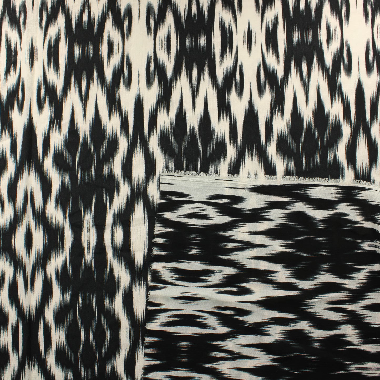 Mustavalkoinen Sifonki - Pala