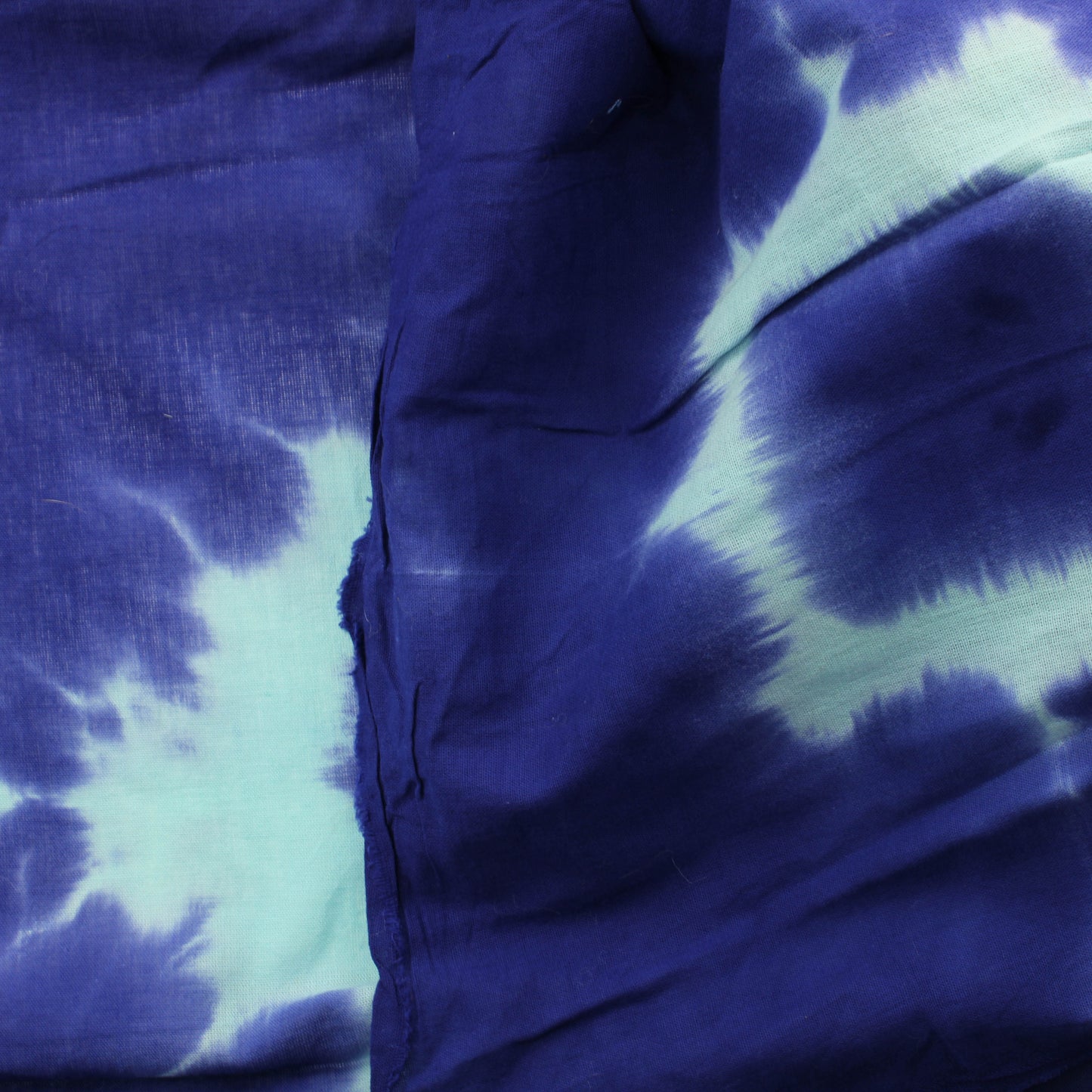 Batiikkivärjätty sininen Puuvilla - Pala