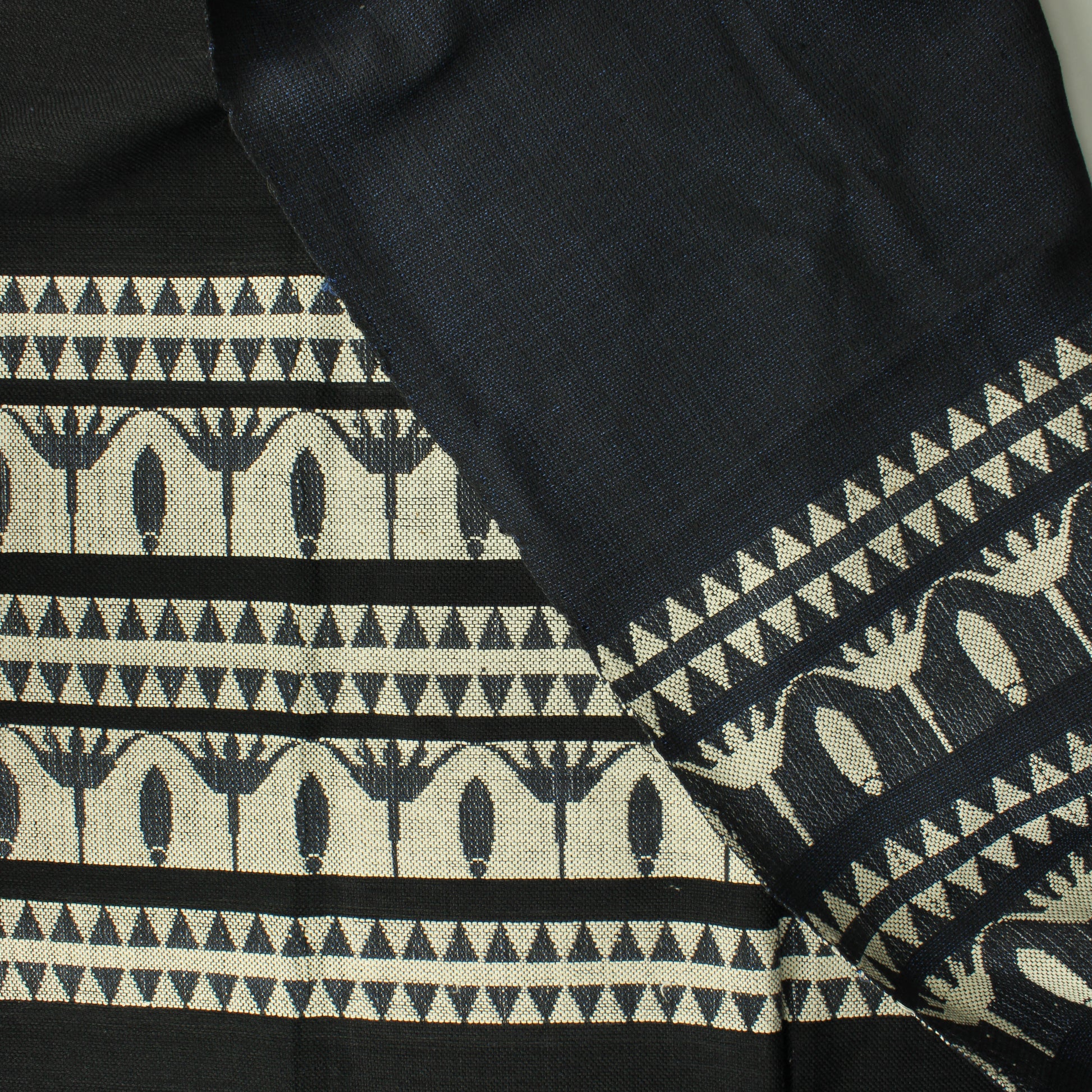 Kukkakuvioinen Villakangas - Pala