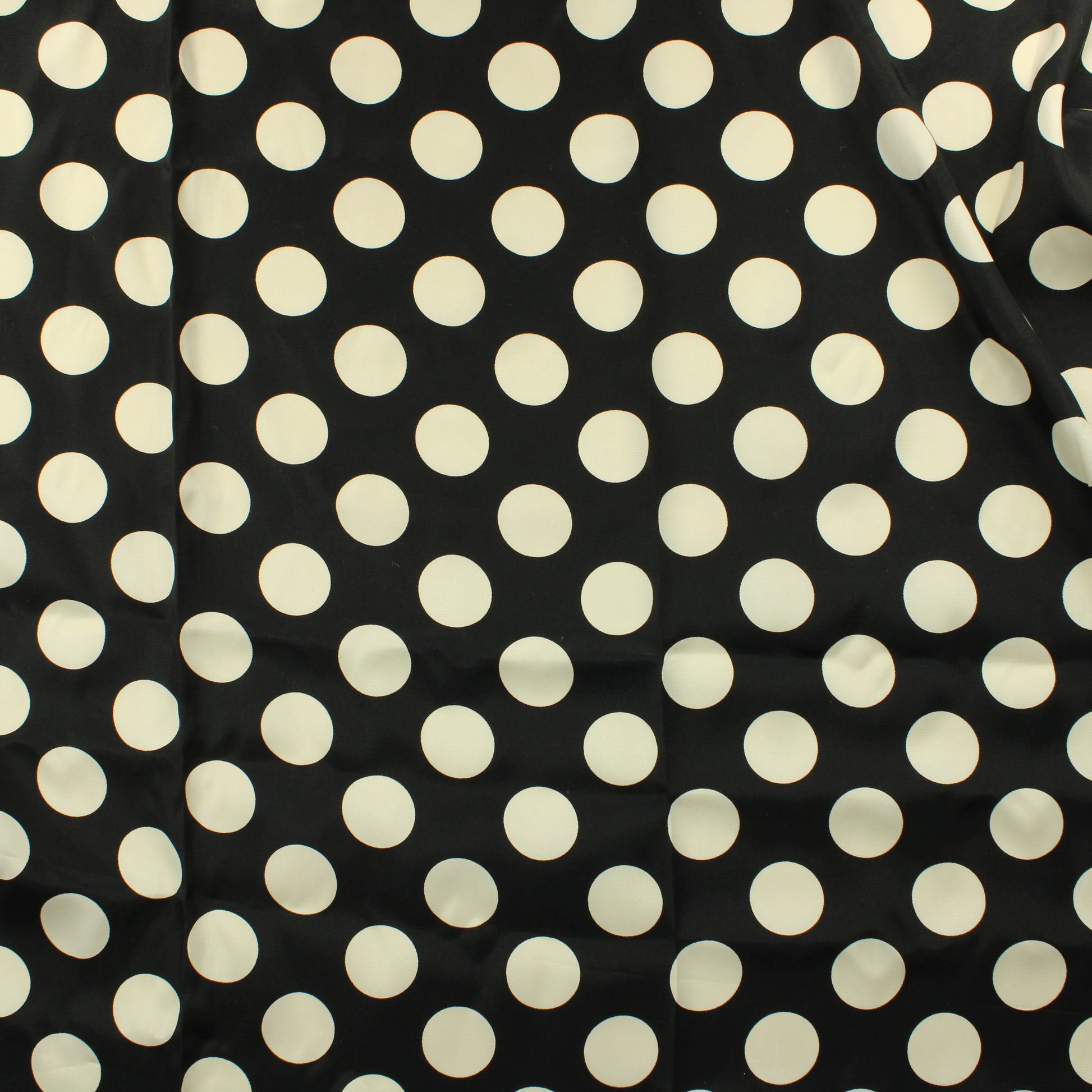 Musatvalkoinen pallo Satiini - Pala