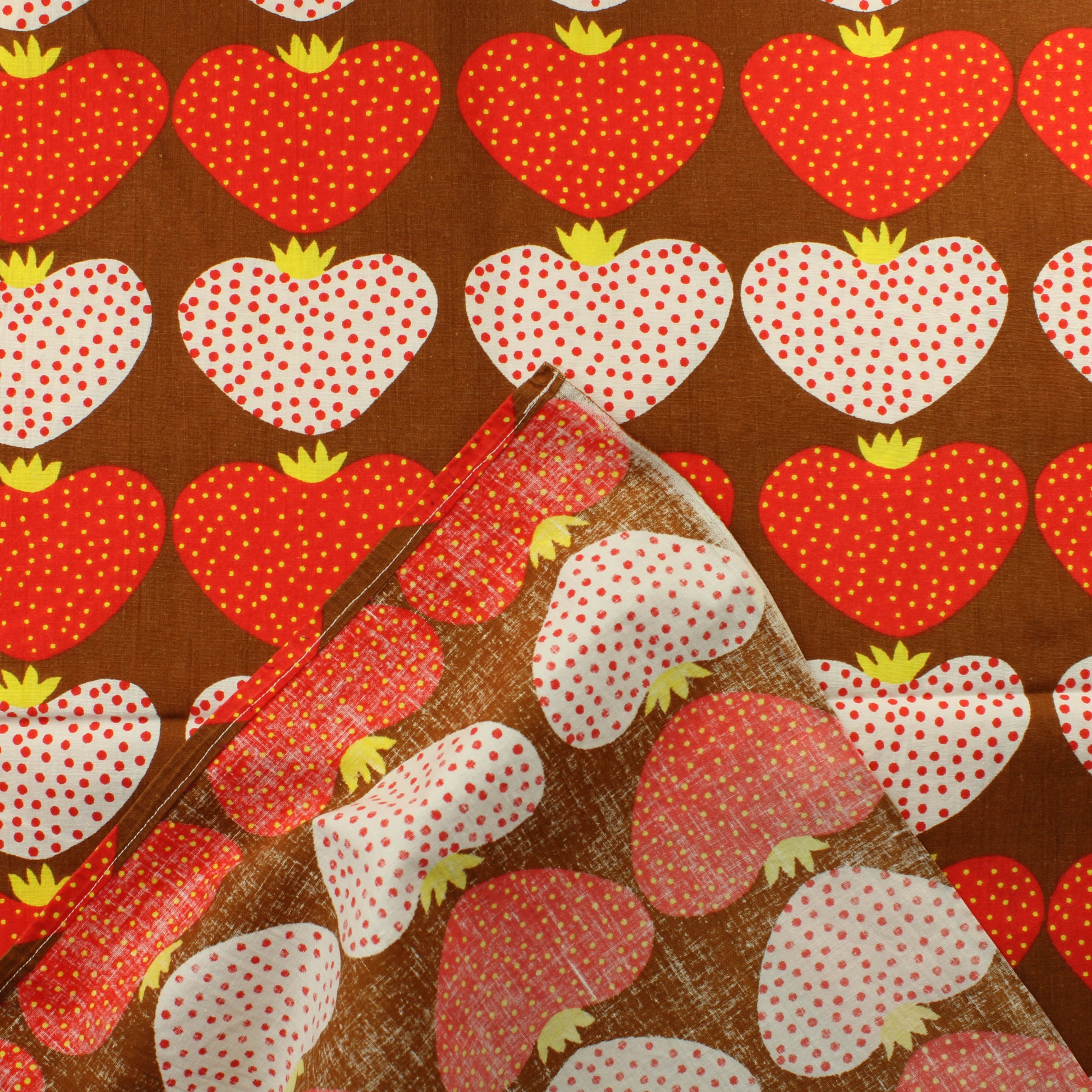 Rertro Mansikat Puuvillaverho - Pala