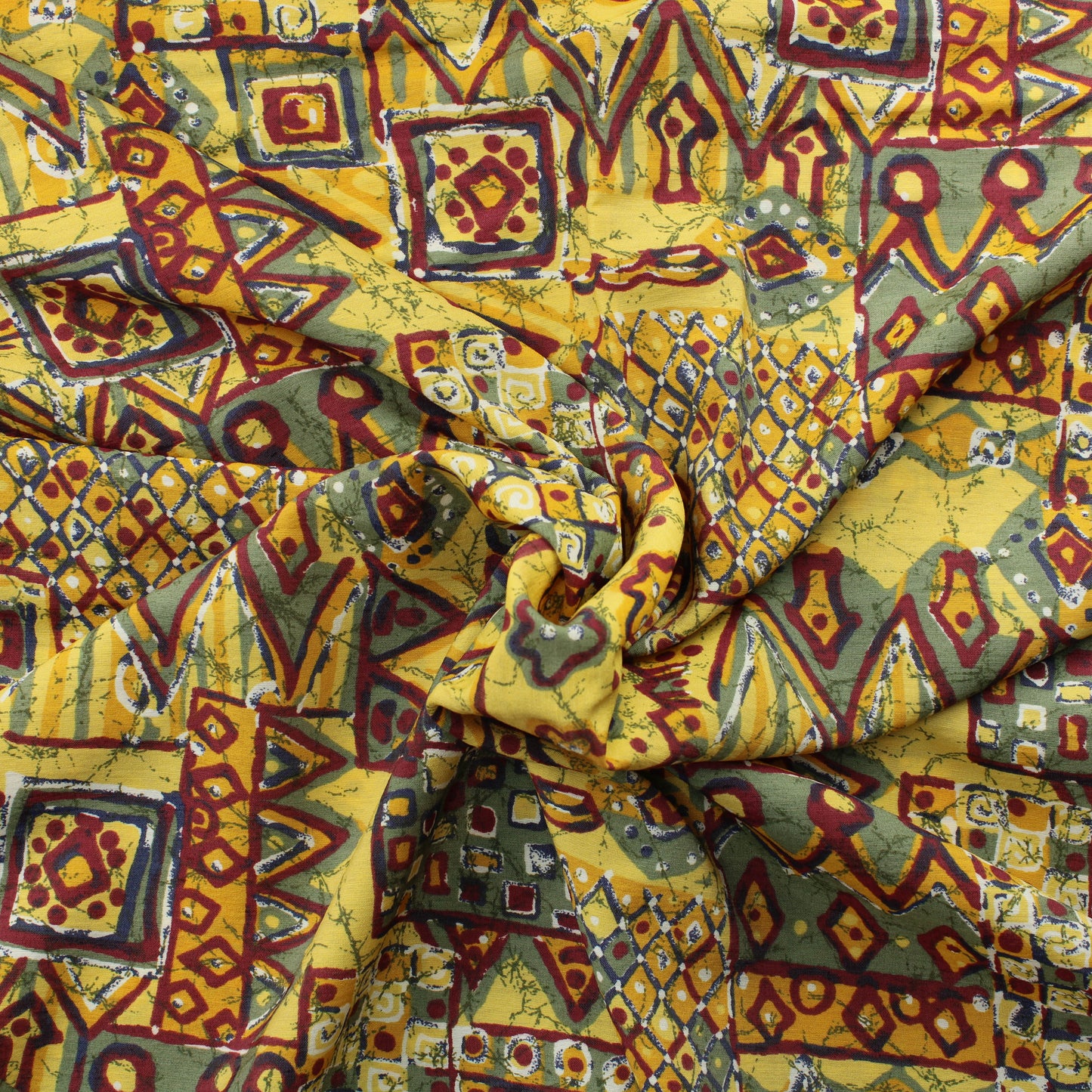 Keltasävyinen tekokuitu - Pala