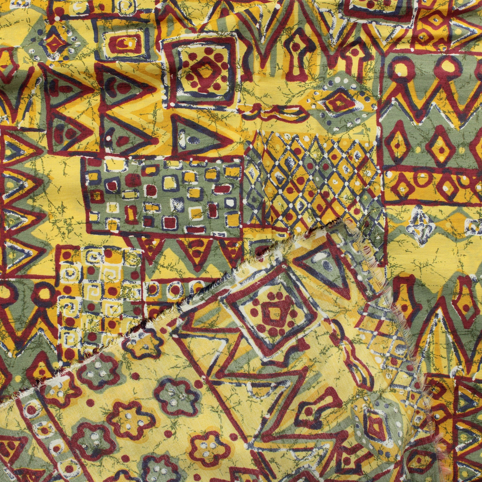 Keltasävyinen tekokuitu - Pala