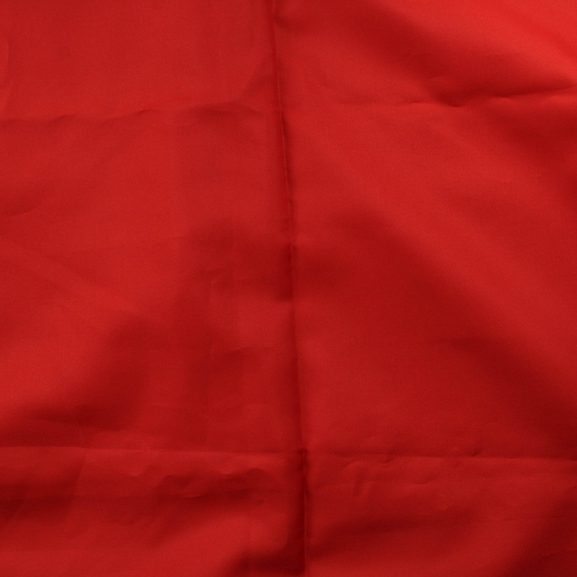 Punainen tekokuitu - Pala