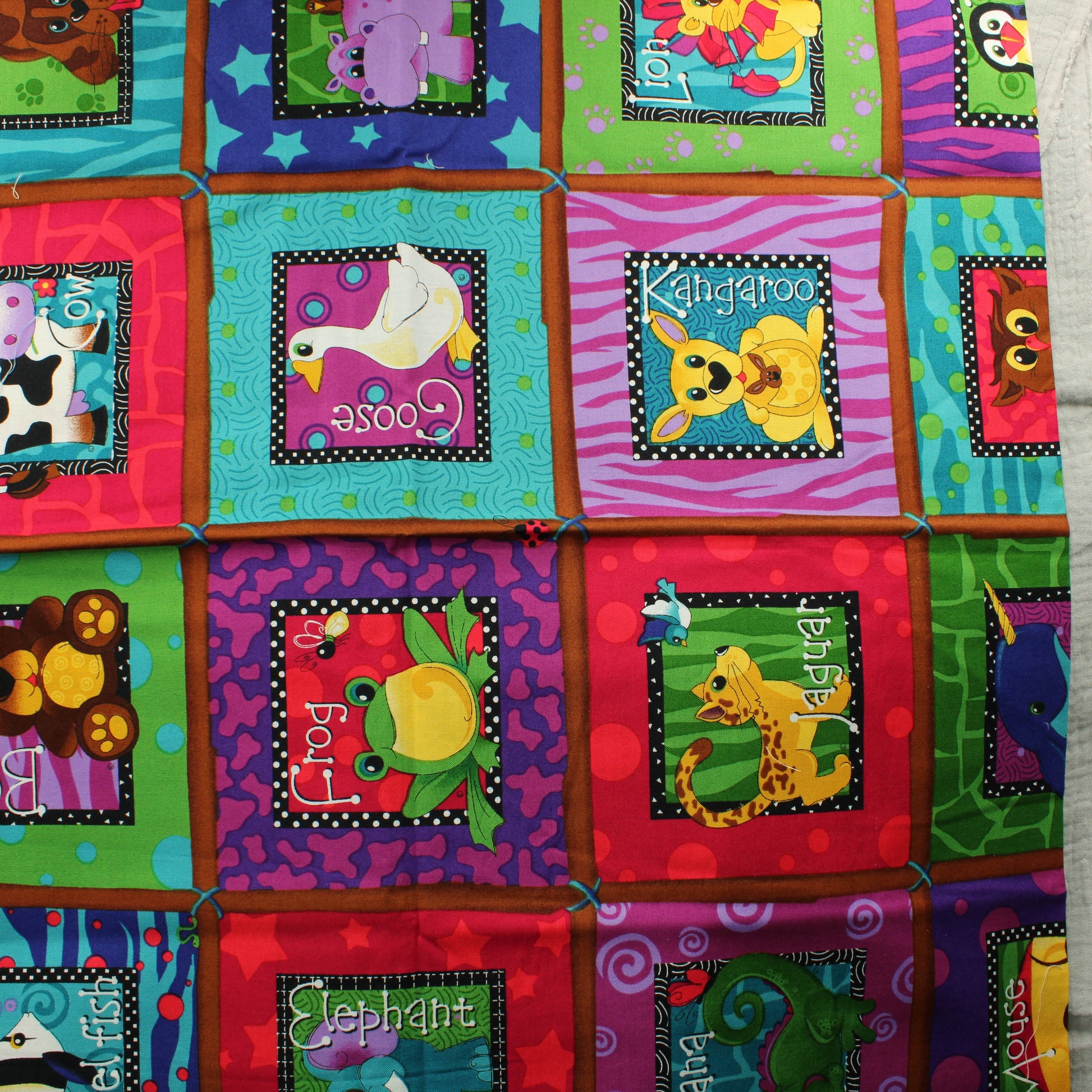 Eläin aakkoset Tilkkutyö Puuvilla - Pala