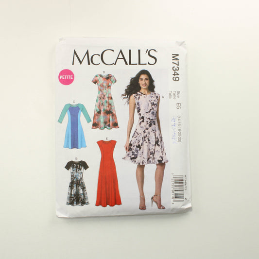 McCall's M7349 Petite 14-22
