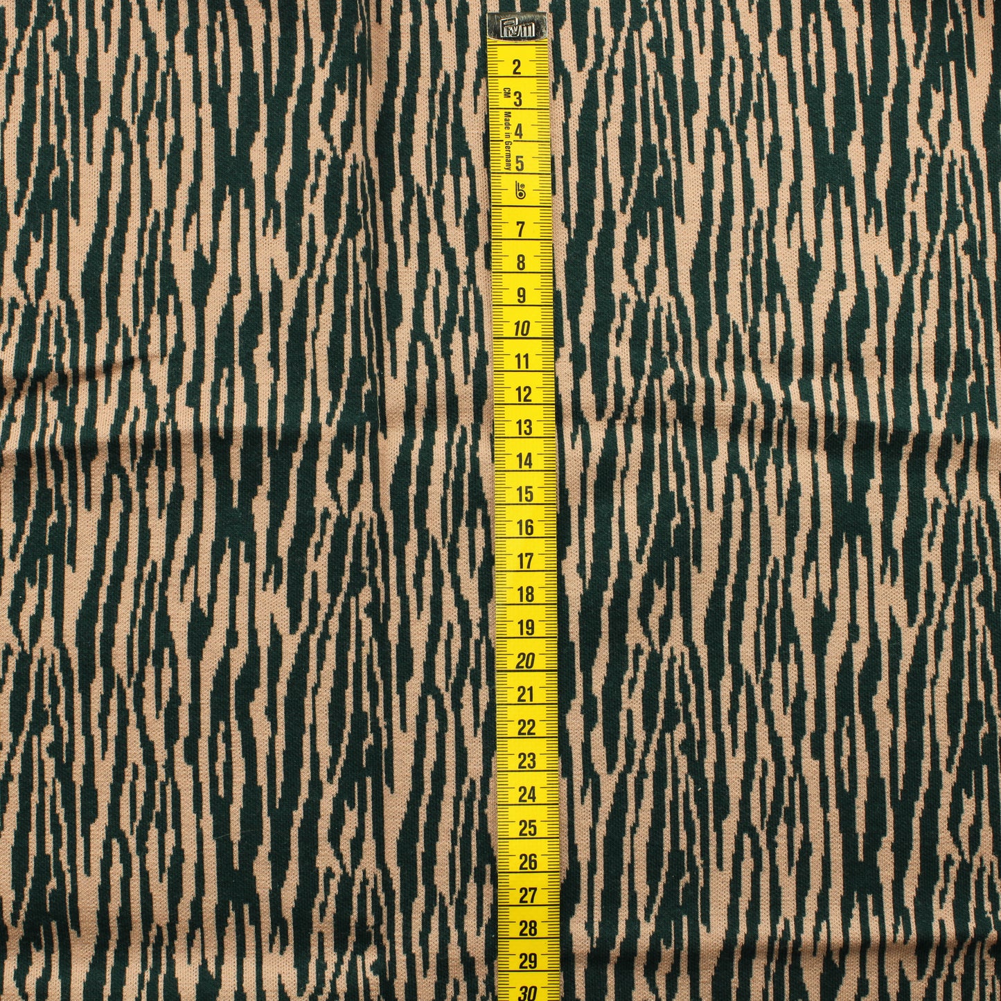 Vaaleanpunaista ja vihreää kuviota Neulos - Pala