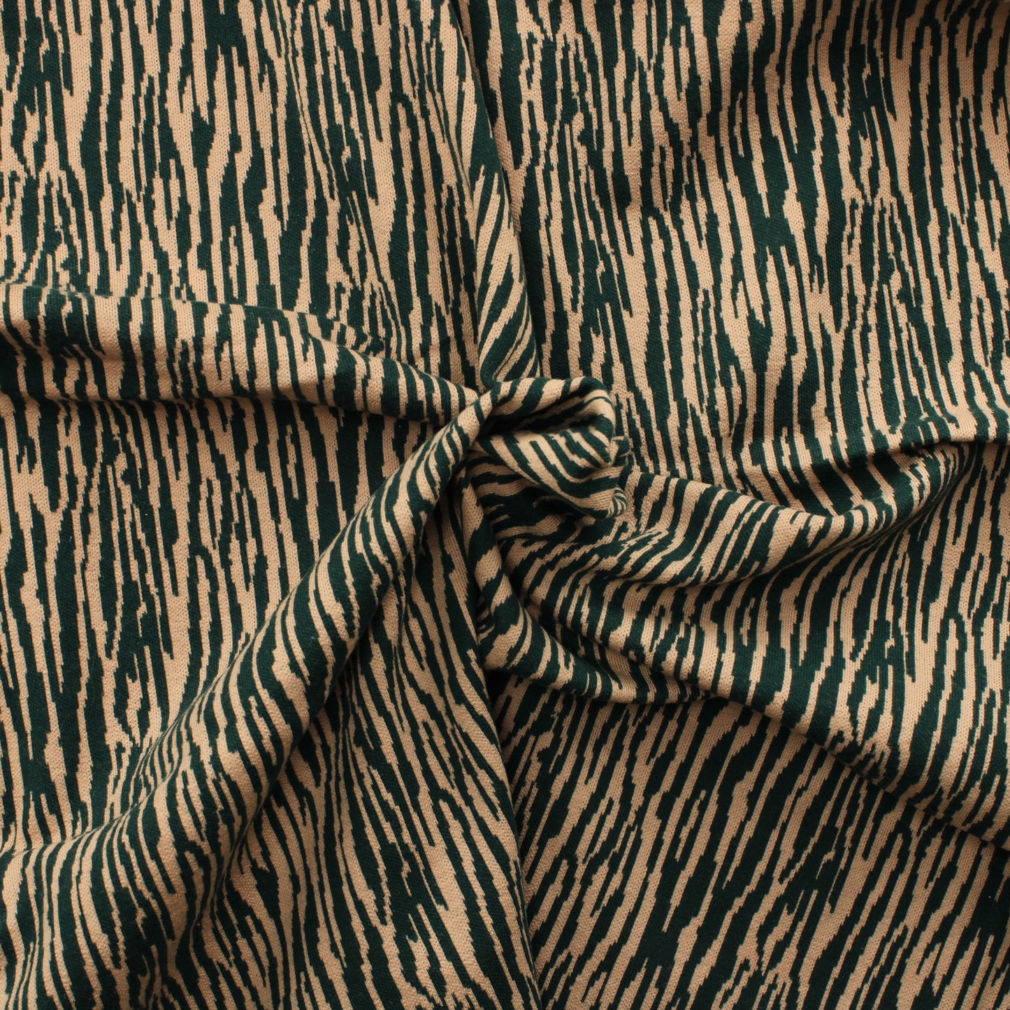 Vaaleanpunaista ja vihreää kuviota Neulos - Pala