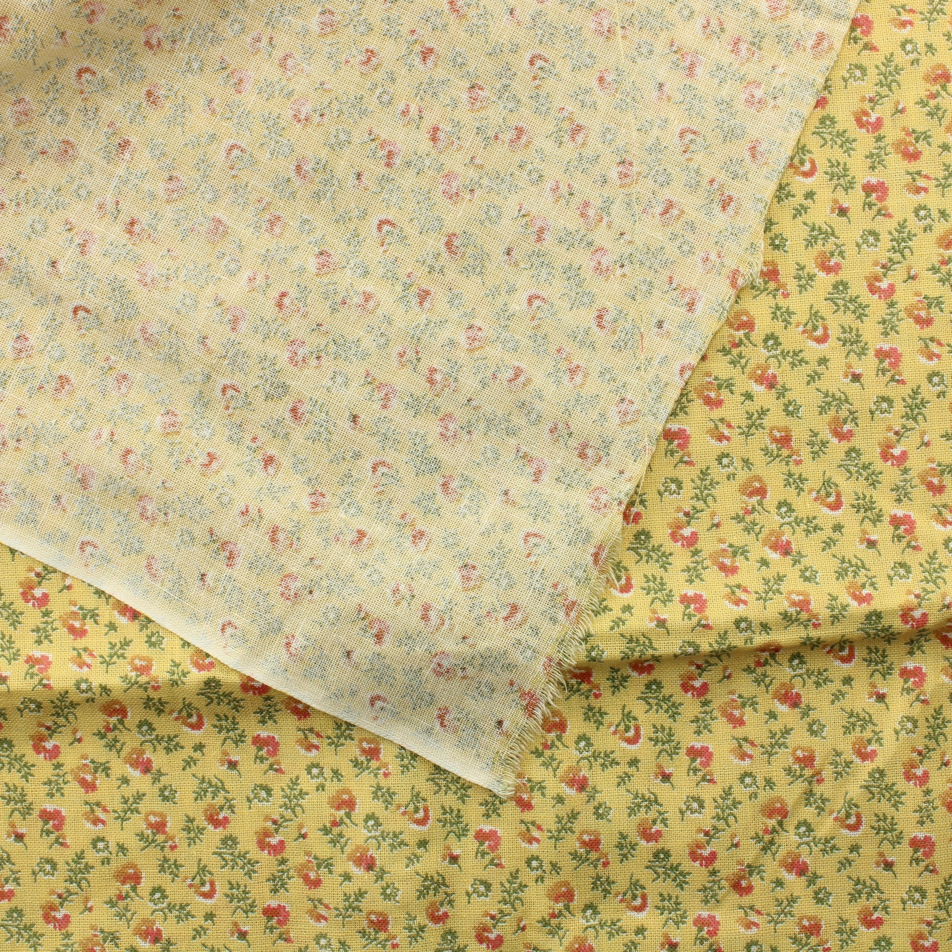 Keltapohjainen kukikas Puuvilla - Pala