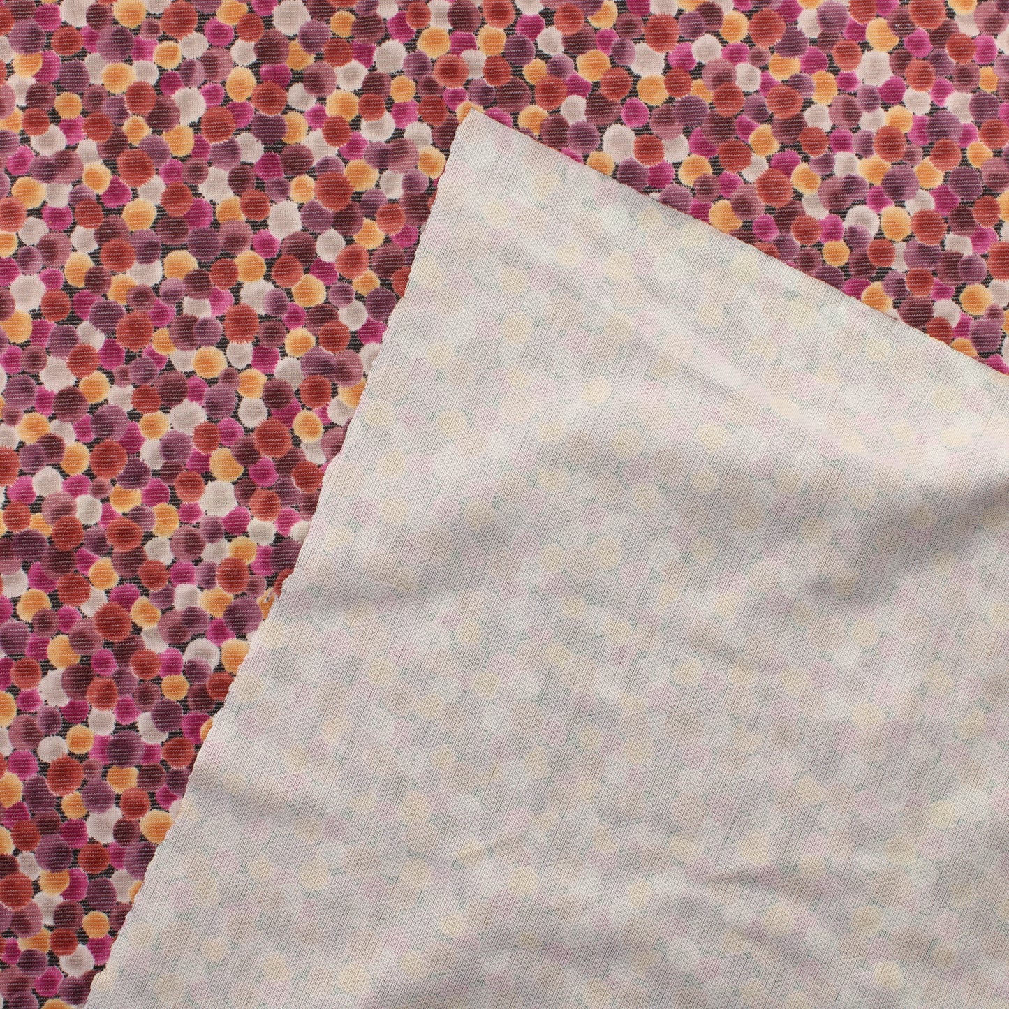 Punaviolettisävyinen Vaatetuskangas - Pala