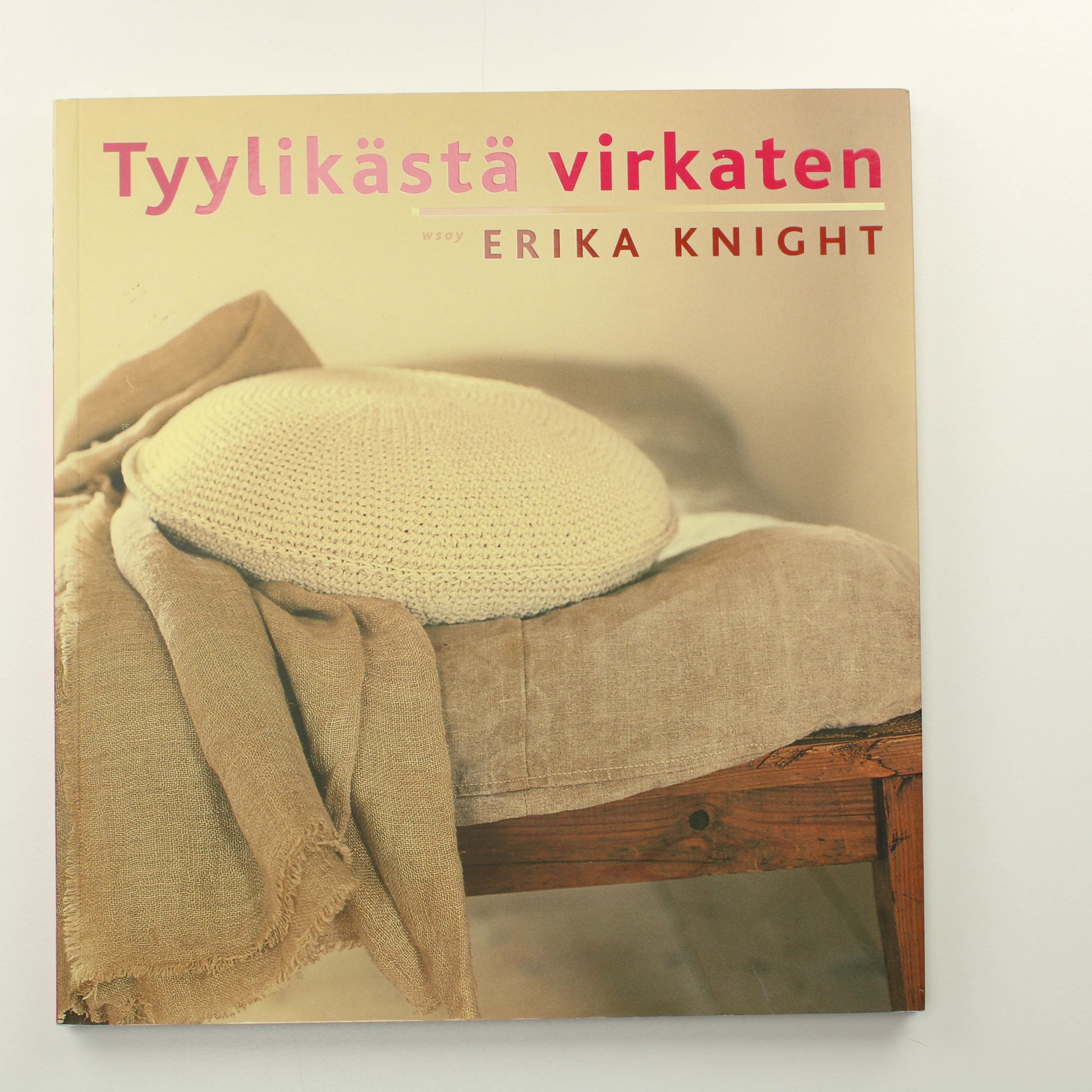 Erika Knight: Tyylikästä virkaten