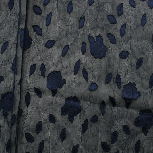 Ruusukuvioinen Vaatetuskangas - Pala