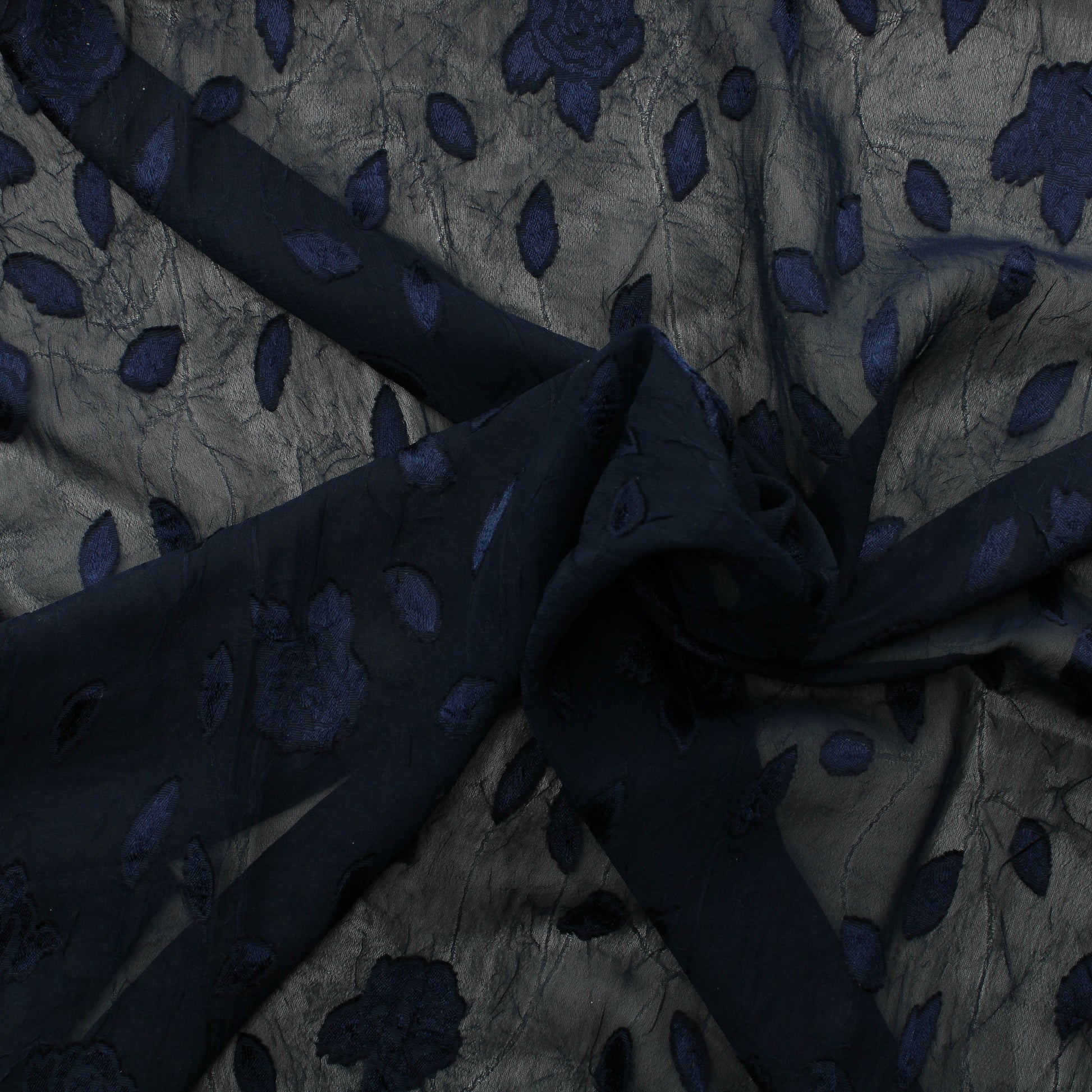 Ruusukuvioinen Vaatetuskangas - Pala