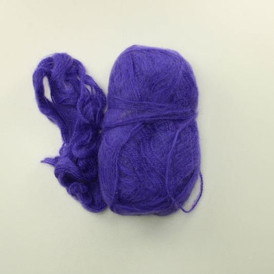 Violetti mohairmainen lanka