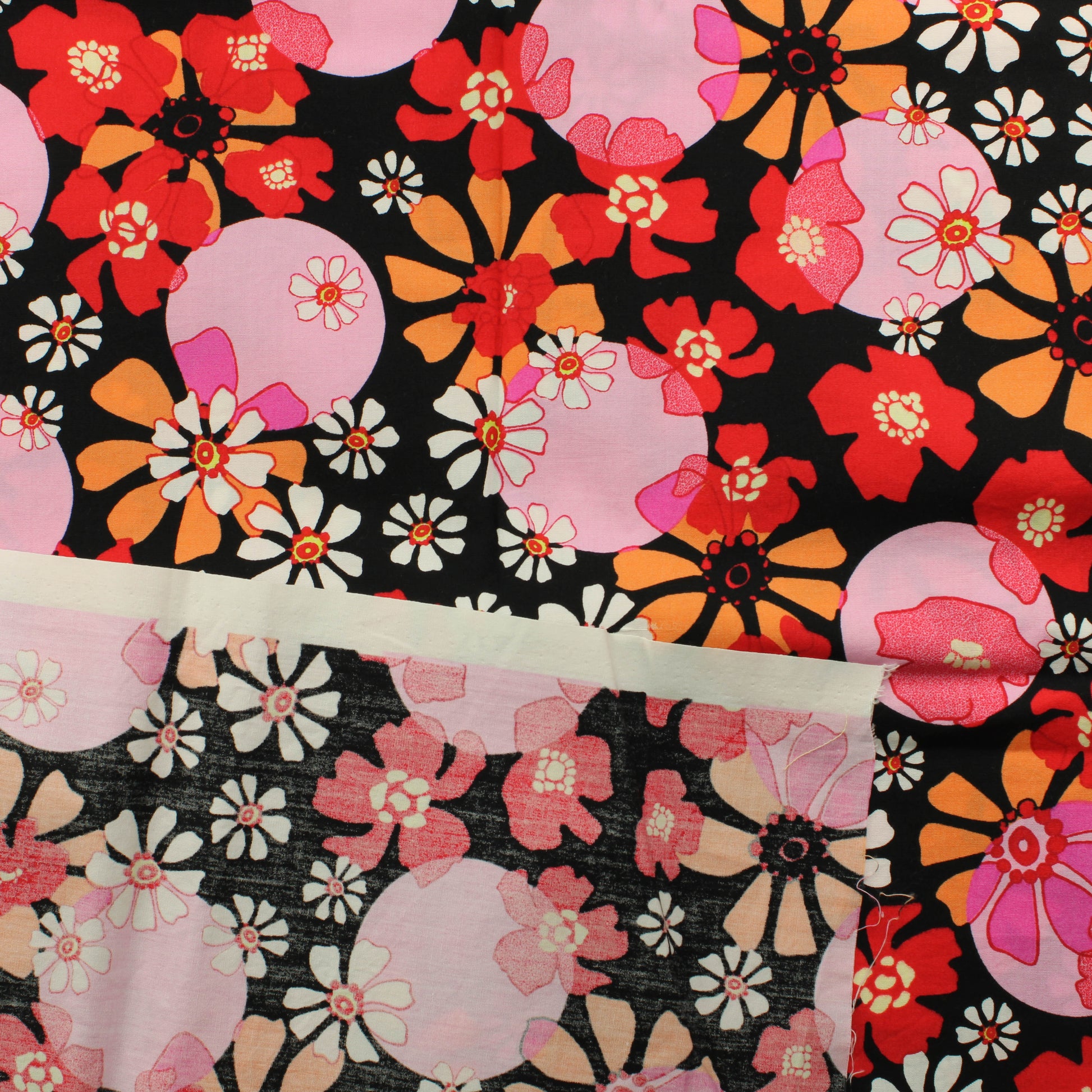 Pinkit ja punaiset kukat Puuvilla - Pala