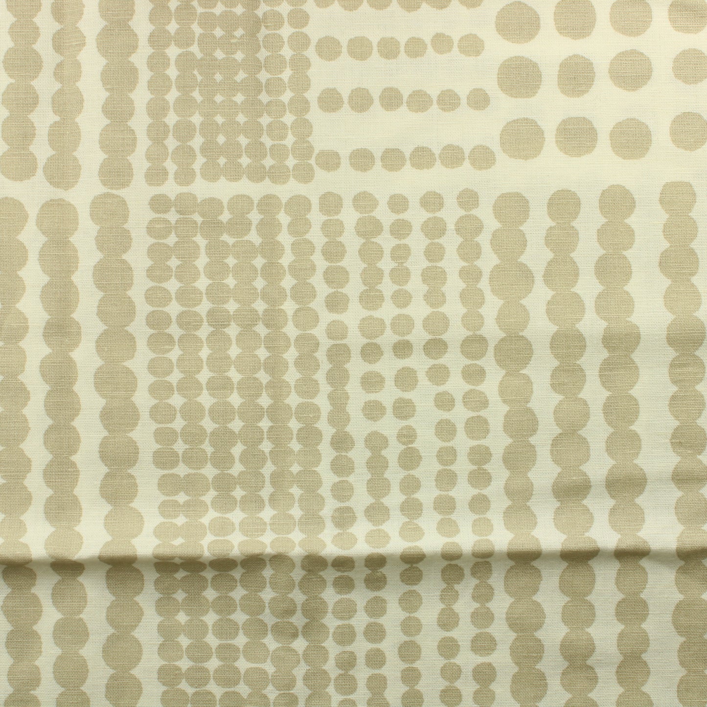 Luonnonvalkoinen pallokuvioinen Verhokangas - Pala