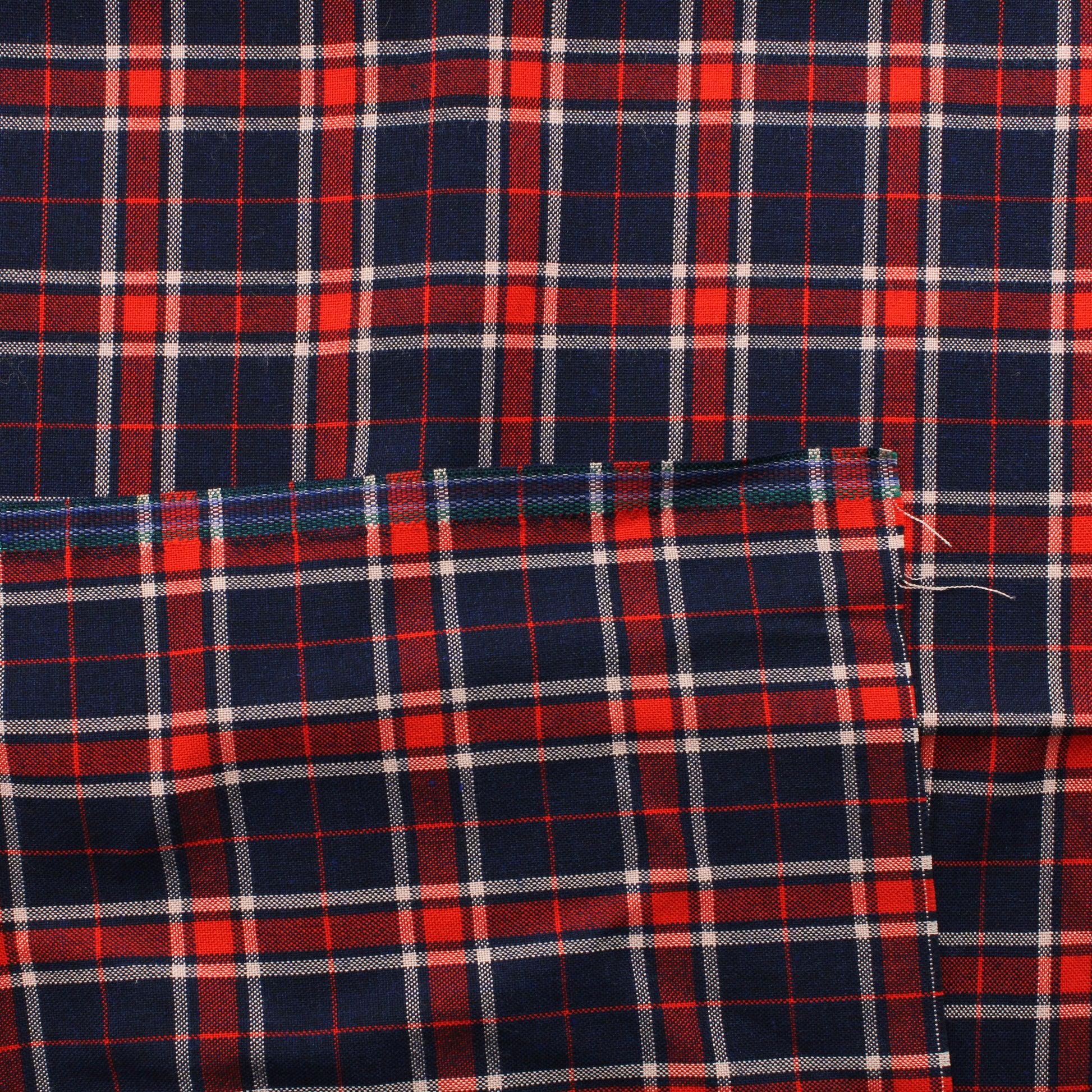 Sinipunainen ruudullien tekokuitu - Pala