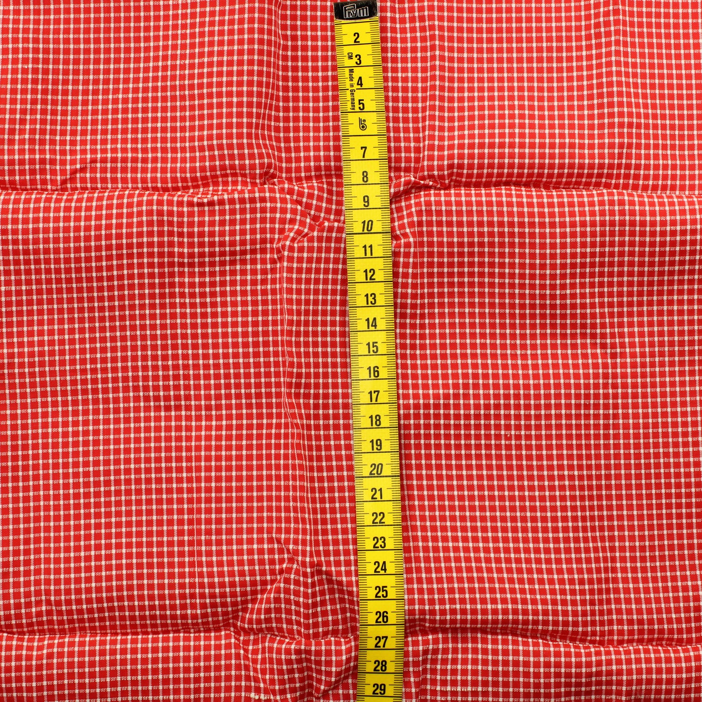 Punavalkoinen ruudullinen kreppi tekokuitu - Pala