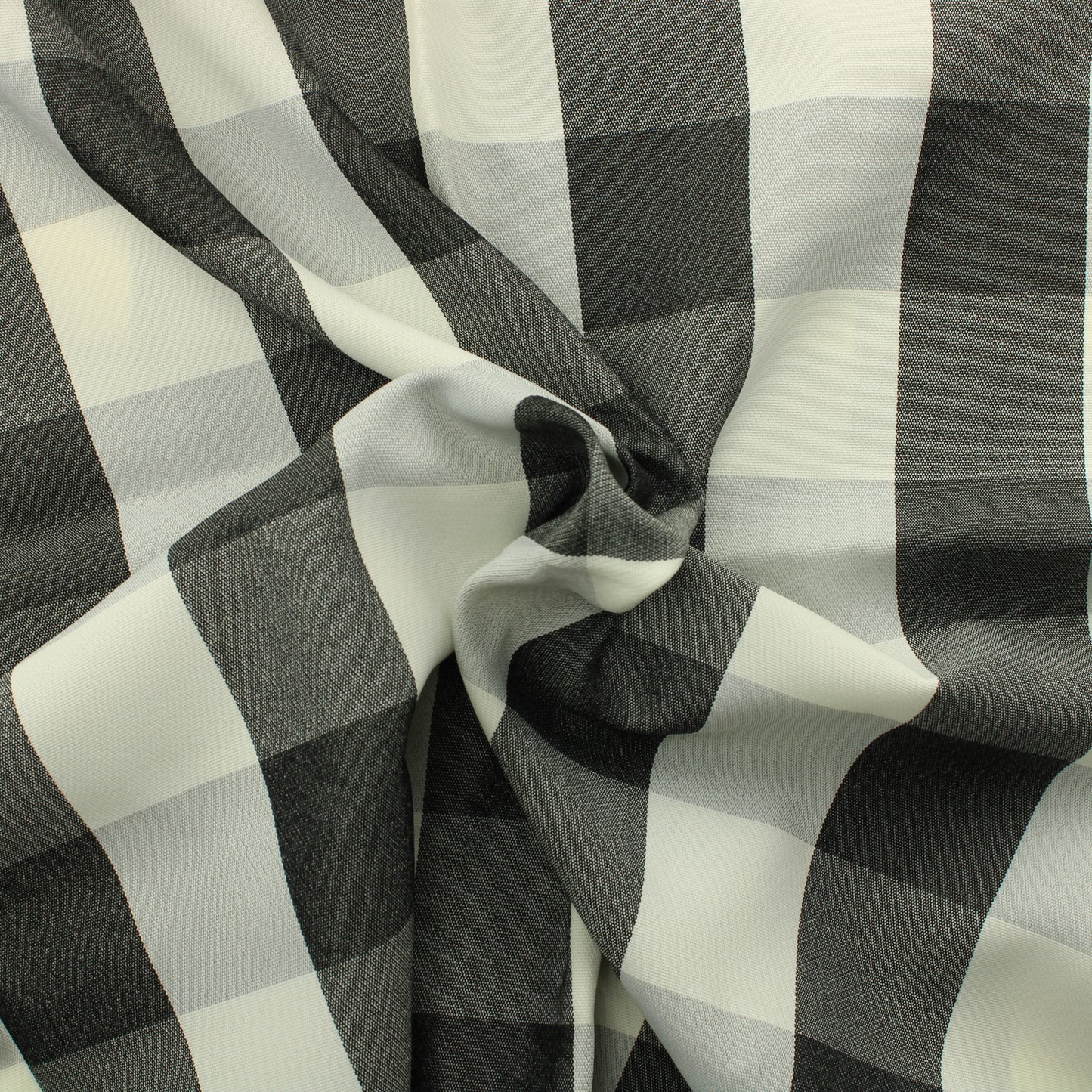 Mustavalkoinen tekokuitu - Pala