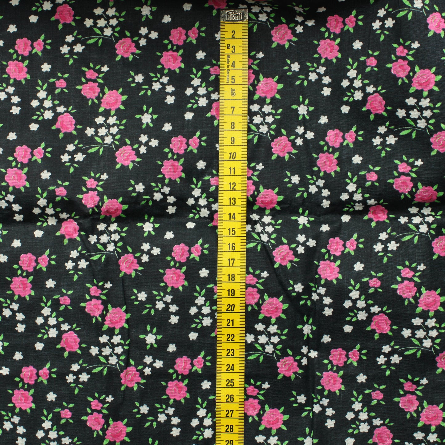 Pinkit ruusut mustalla Puuvilla - Pala