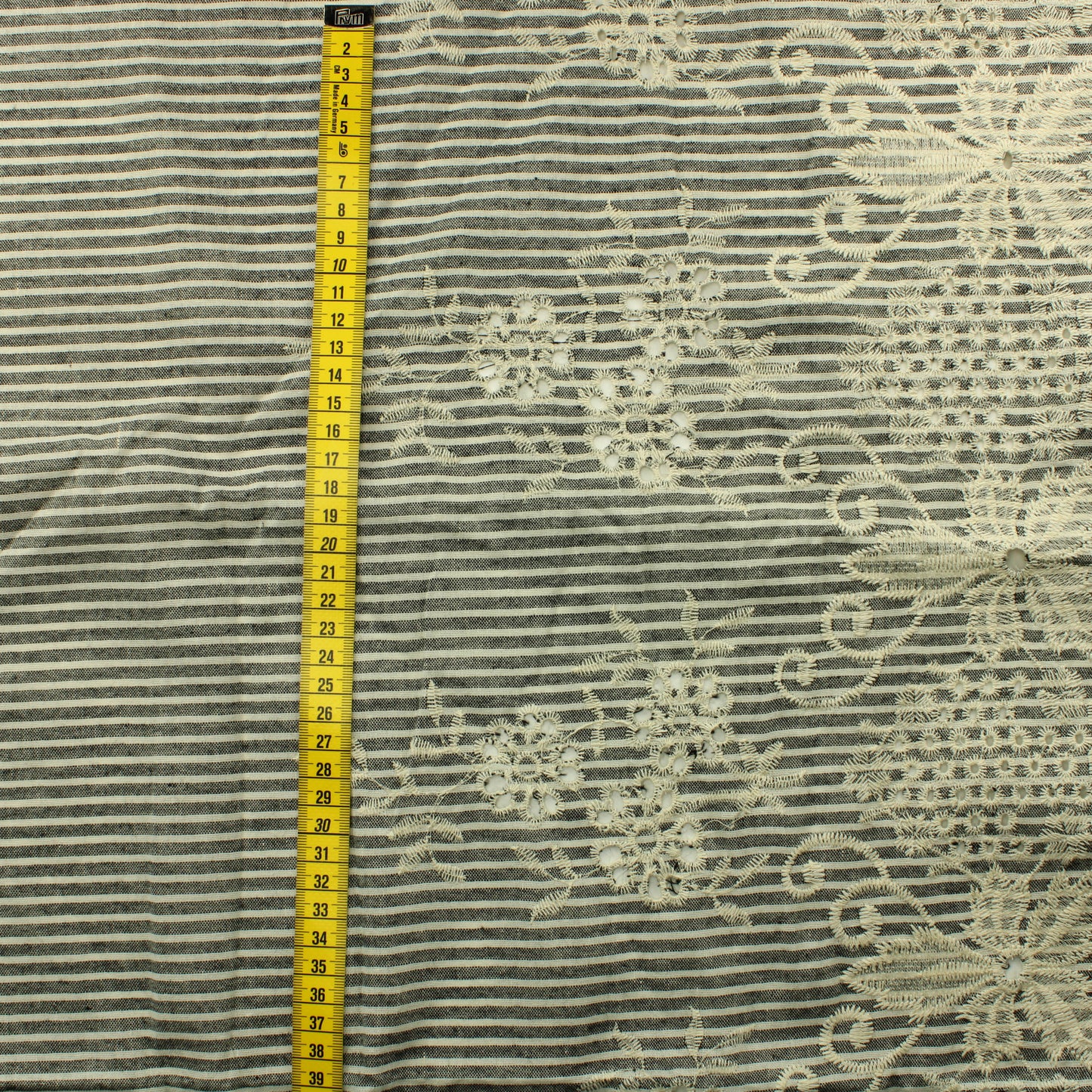 Brodeerattu Puuvilla - Pala