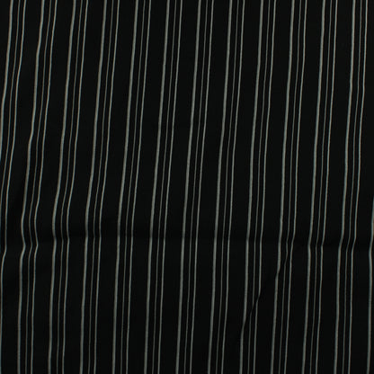 Musta pystyraitainen krepattu Vaatetuskangas - Pala