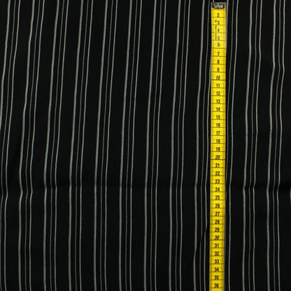 Musta pystyraitainen krepattu Vaatetuskangas - Pala