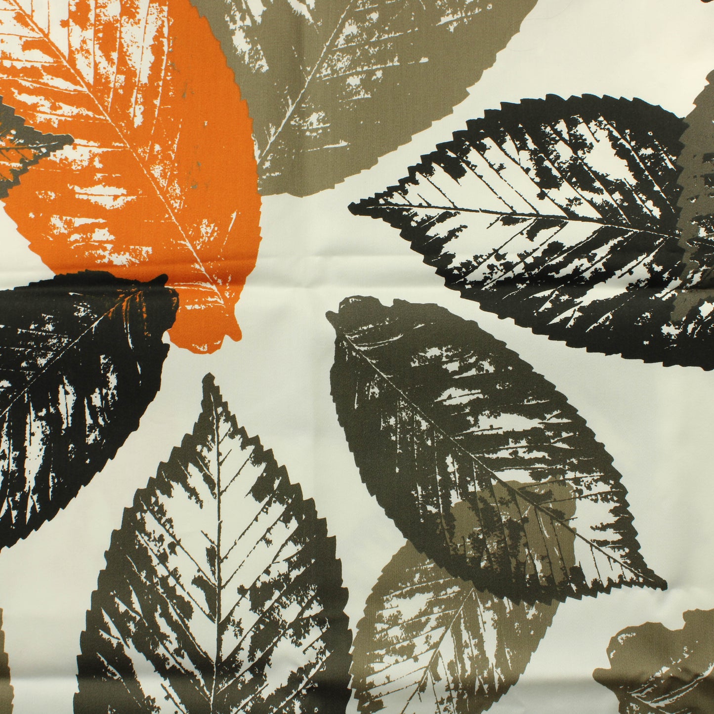 Lehtikuvioinen tekokuitu - Palapaketti