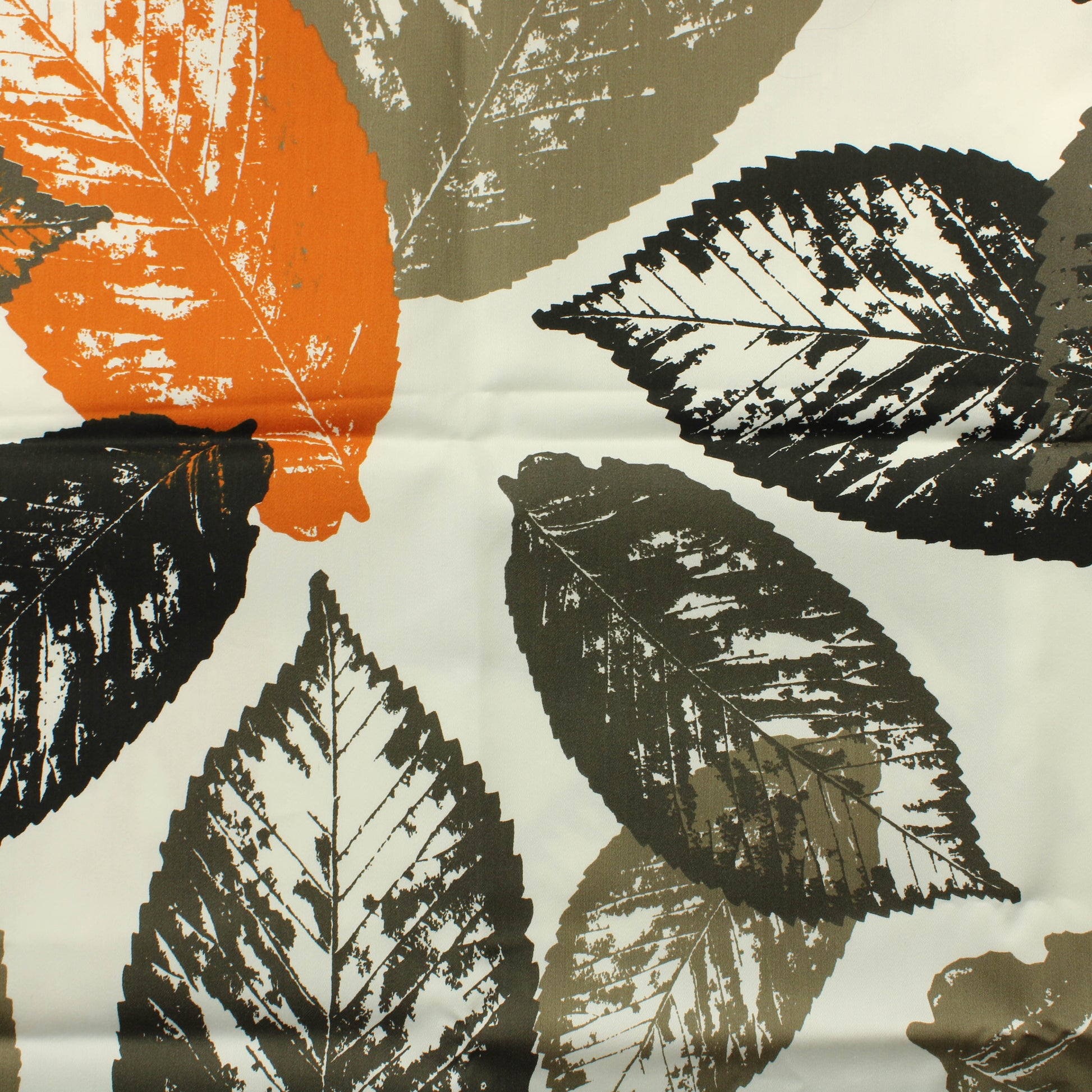 Lehtikuvioinen tekokuitu - Palapaketti