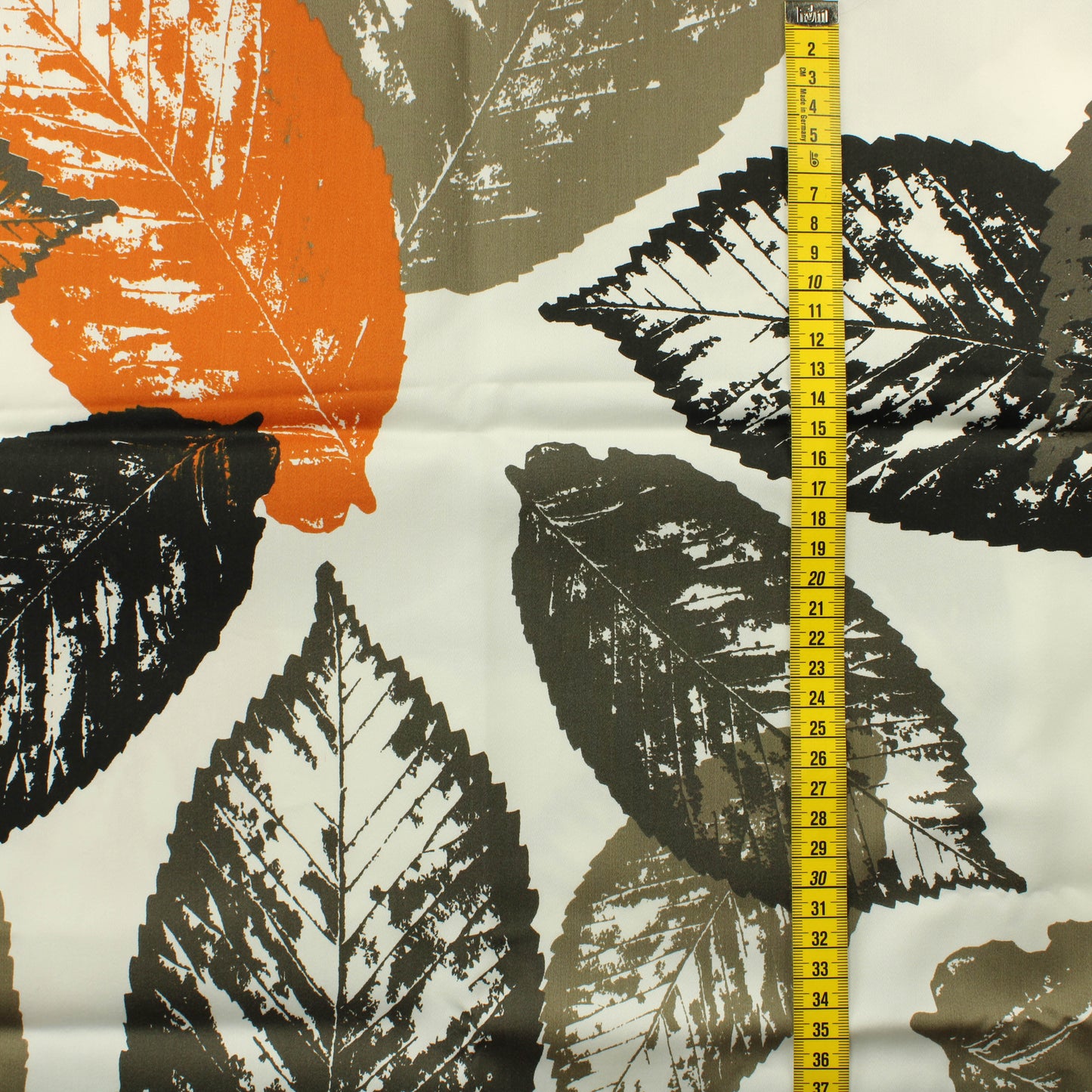 Lehtikuvioinen tekokuitu - Palapaketti