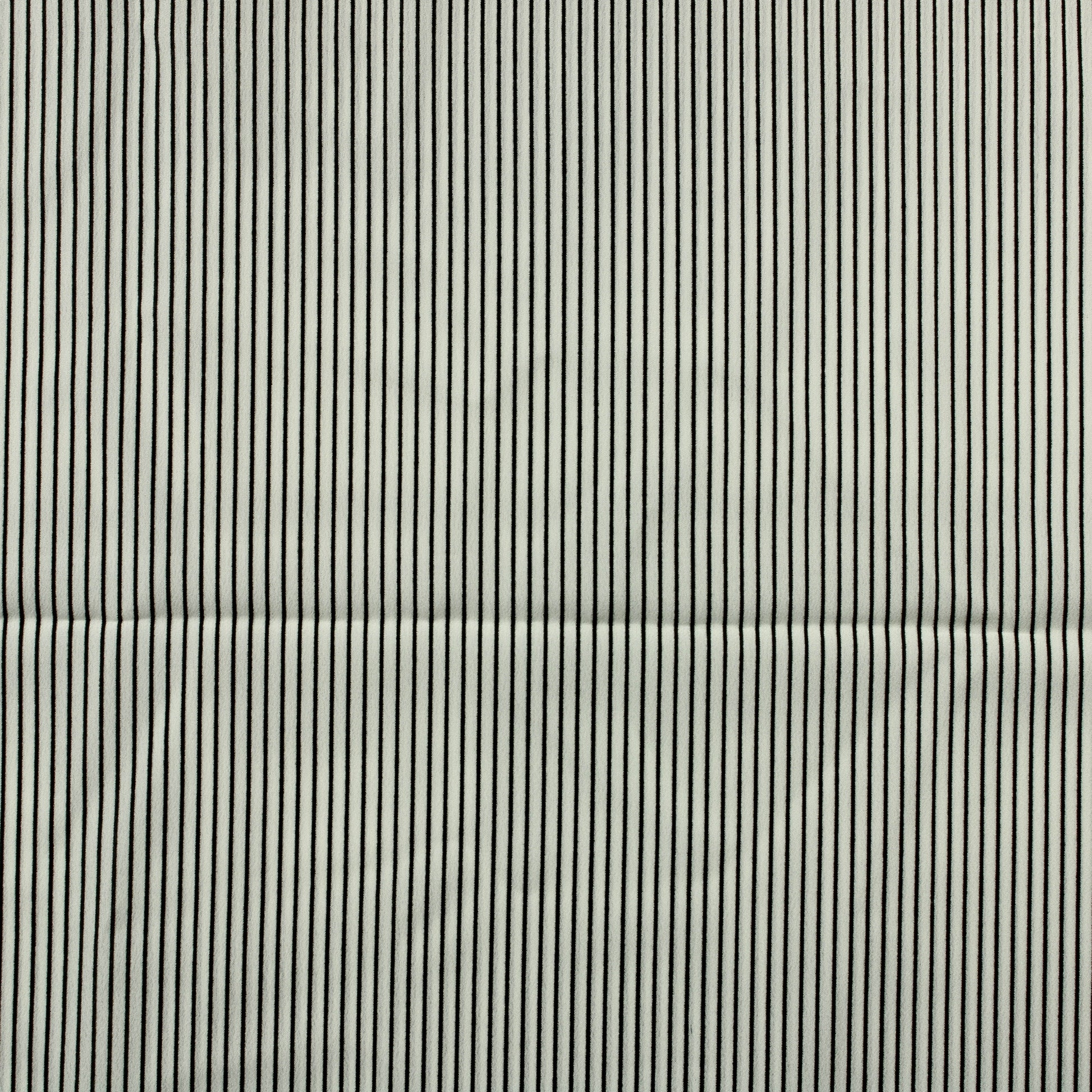 Mustavalkoinen raidallinen Vaatetuskangas - Palapaketti