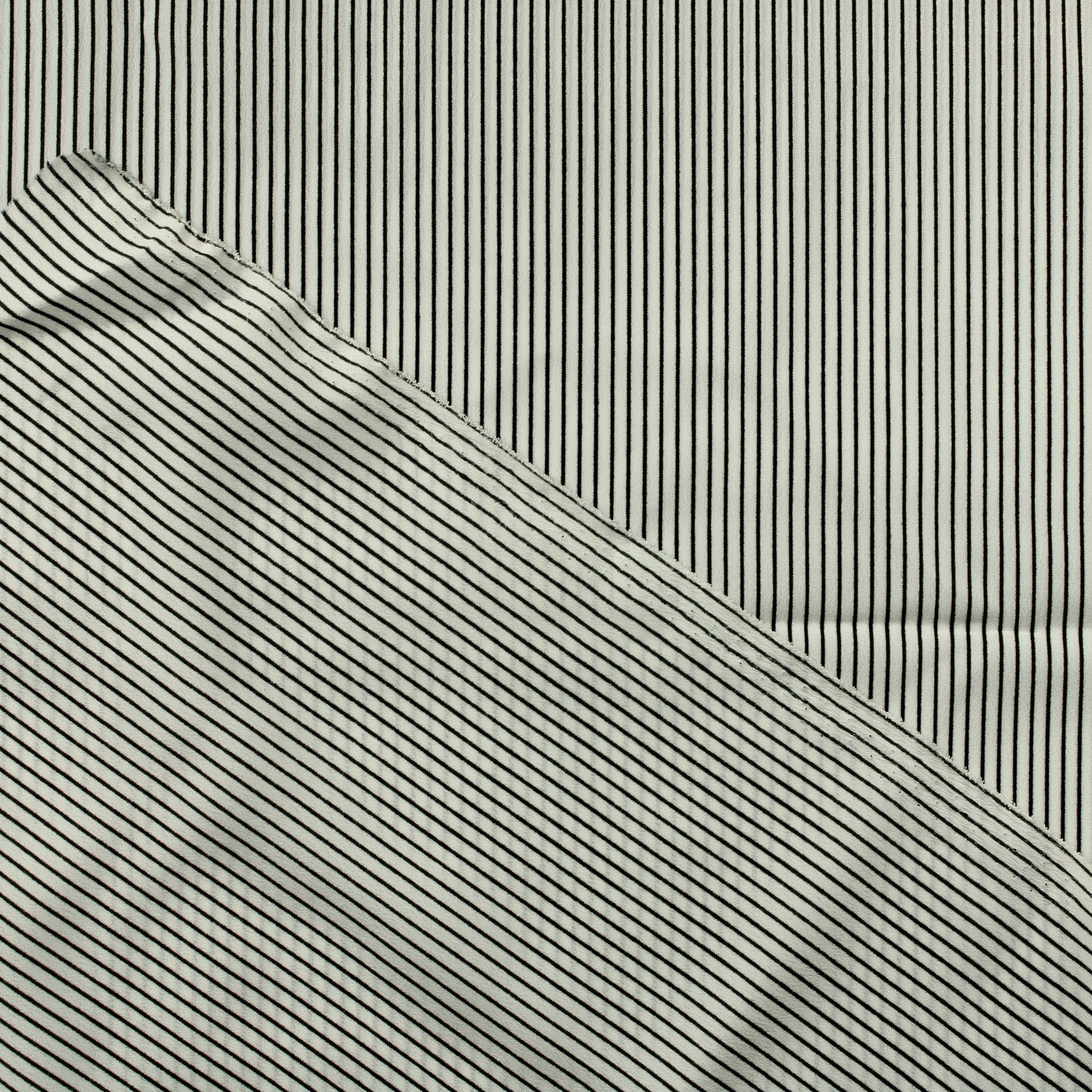 Mustavalkoinen raidallinen Vaatetuskangas - Palapaketti