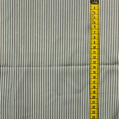 Mustavalkoinen raidallinen Vaatetuskangas - Palapaketti