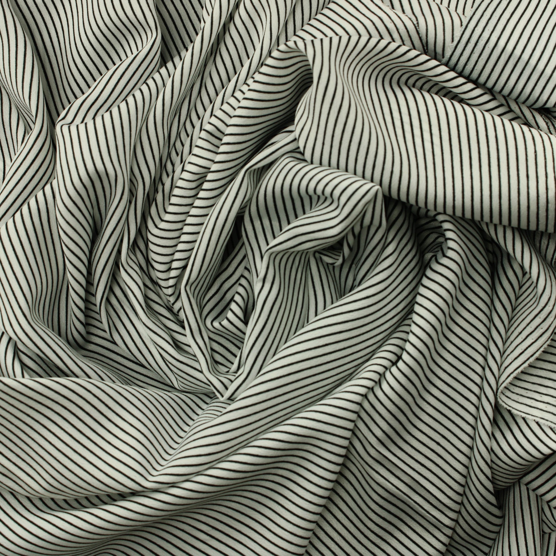 Mustavalkoinen raidallinen Vaatetuskangas - Palapaketti