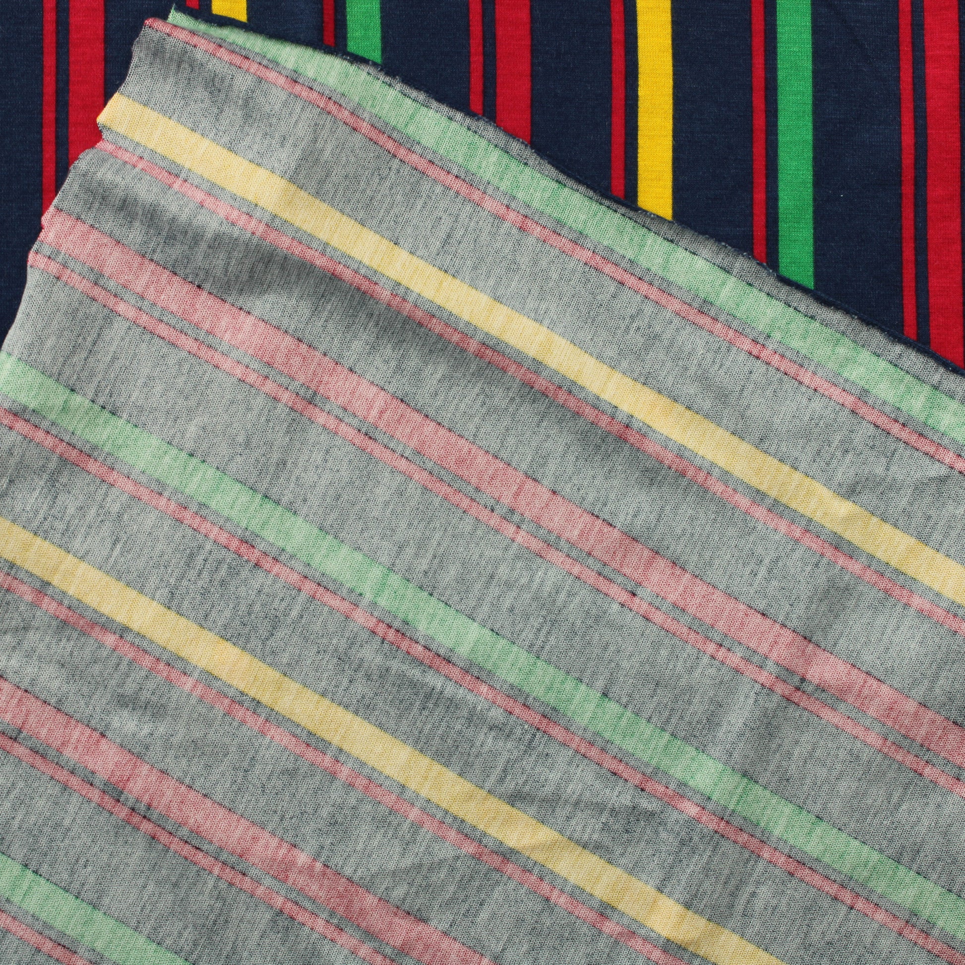 Pystyraitainen Ohut Trikoo - Pala