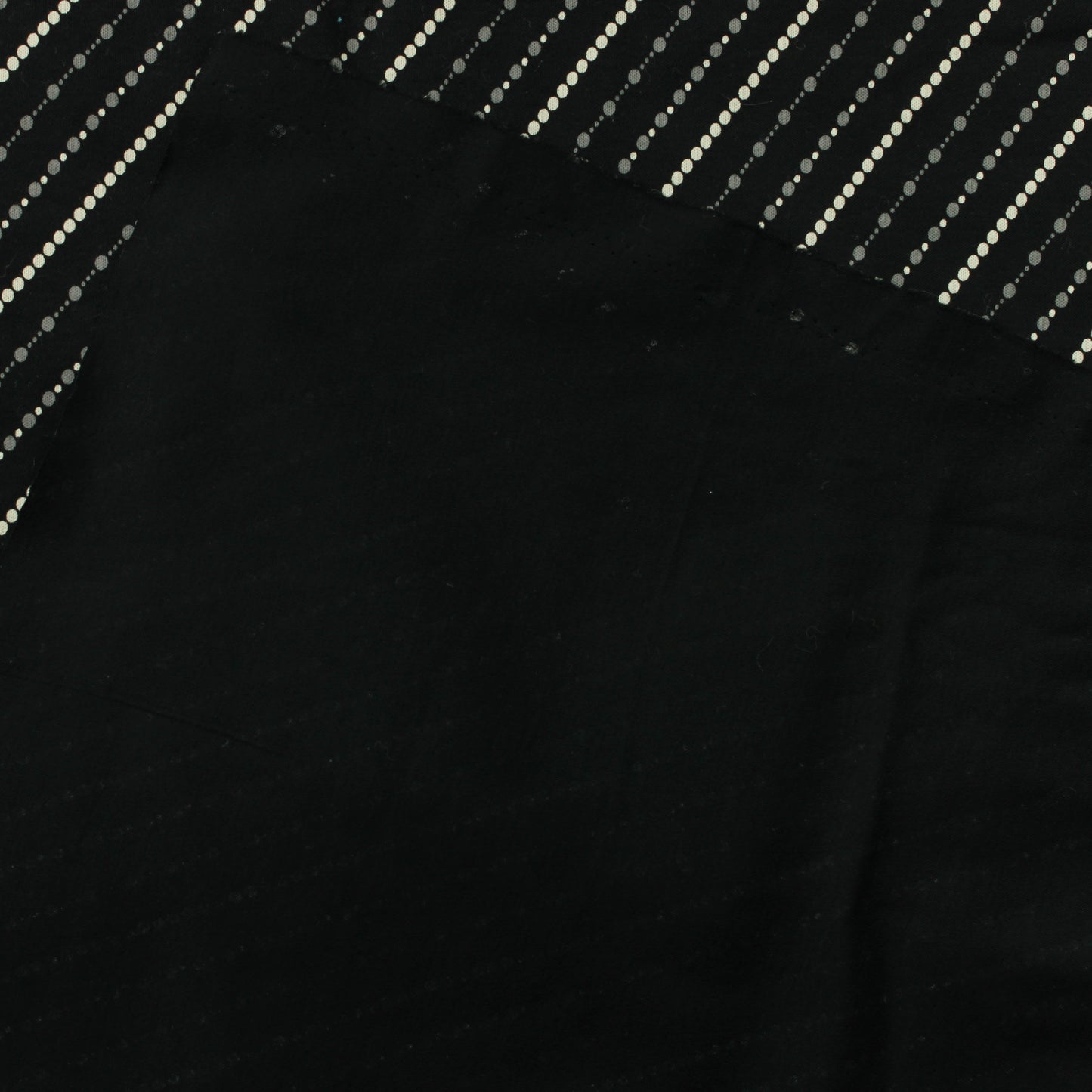 Mustapohjainen vinoraitainen Ohut Trikoo - Pala