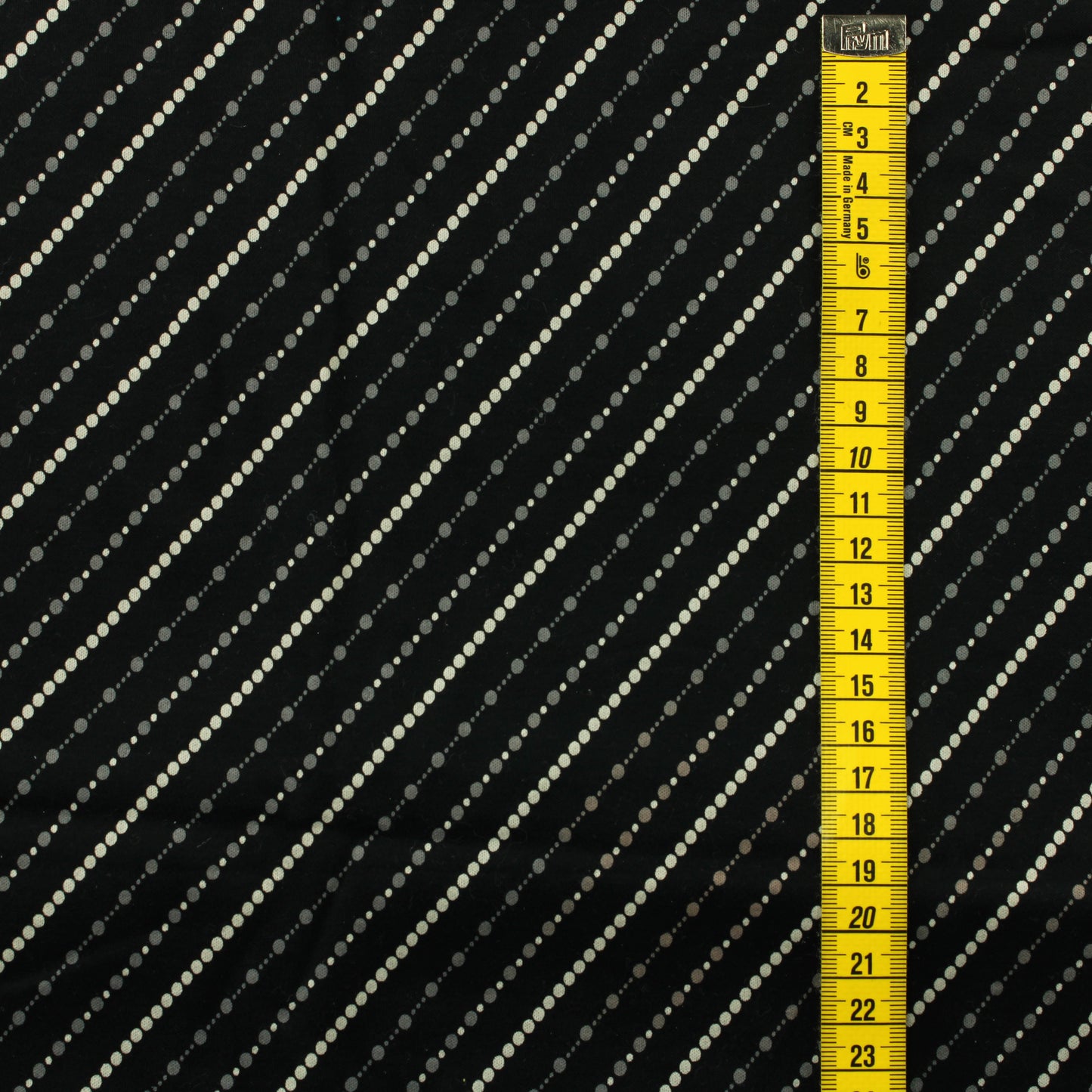 Mustapohjainen vinoraitainen Ohut Trikoo - Pala