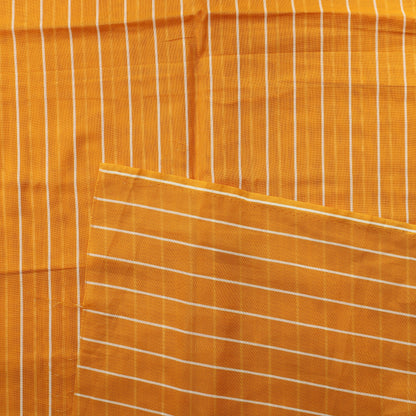 Lämminkeltainen pystyraitainen tekokuitu - Pala