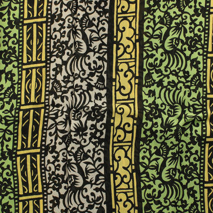 Monivärinen kukkaköynnöskuvioinen Vaatetuskangas - Pala