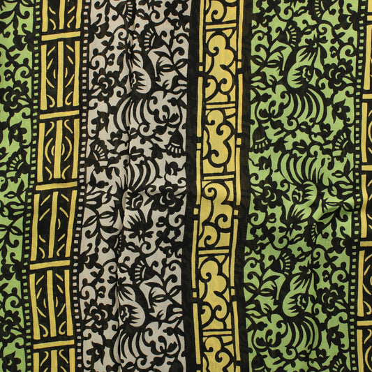 Monivärinen kukkaköynnöskuvioinen Vaatetuskangas - Pala