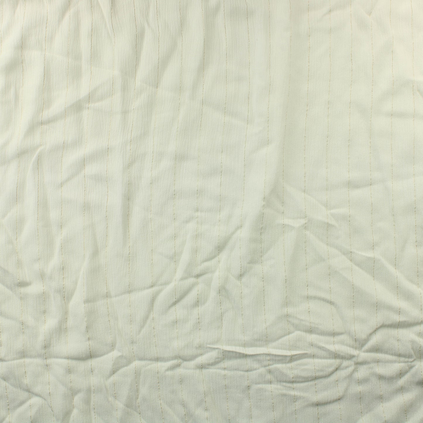 Luonnonvalkoinen kultaraitainen rypytetty Viskoosi - Pala