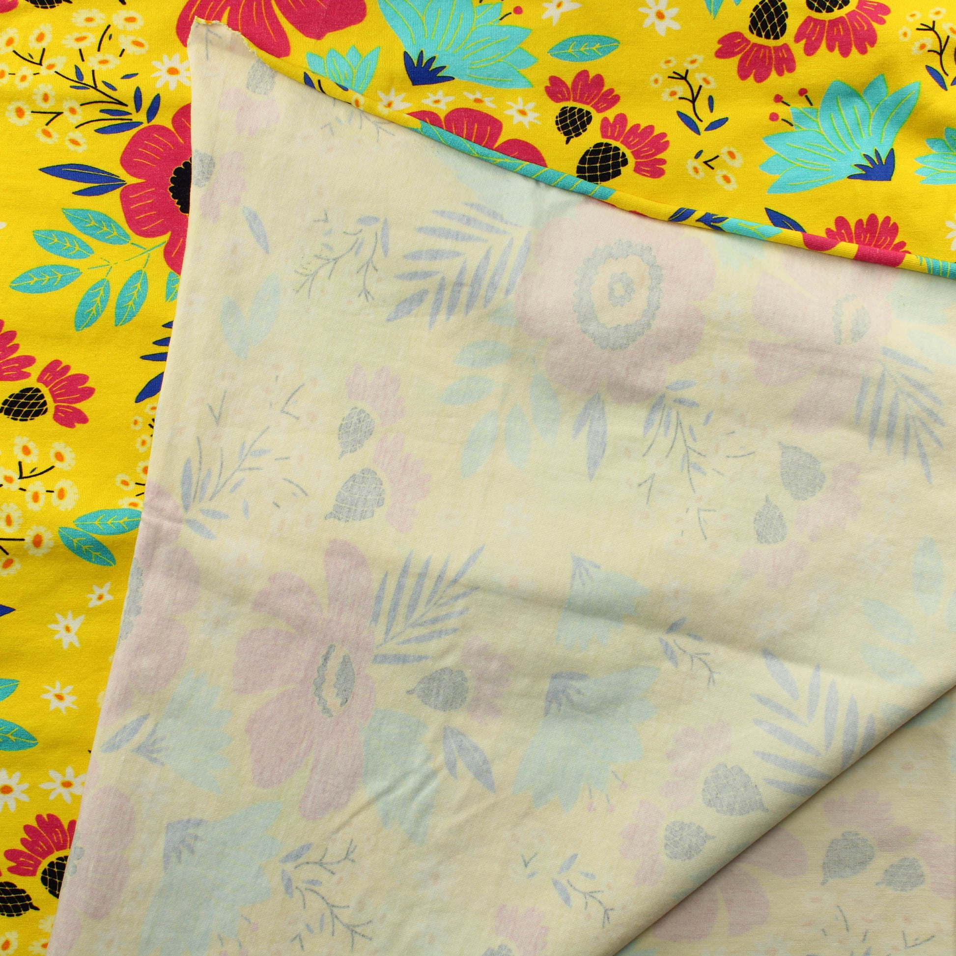 Iloinen kukka Trikoo - Pala