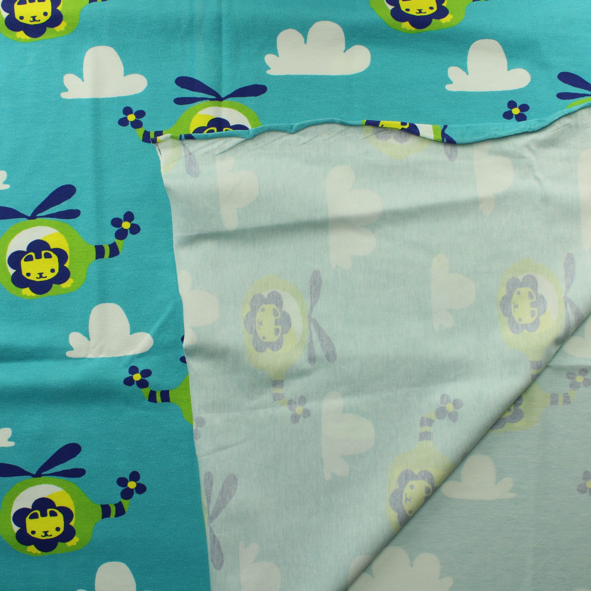 Leijona lennolla Trikoo - Pala